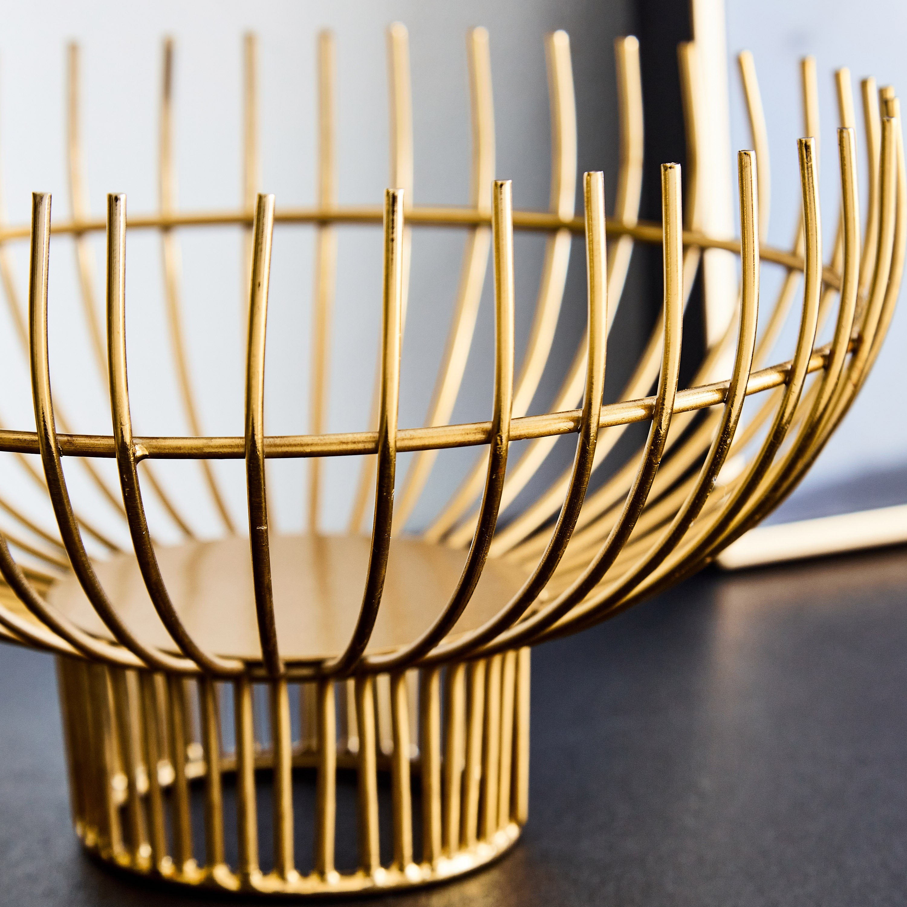 وعاء بسلك معدني وحامل من عنايات - 20×20×12.5 سم-hbxdecorandfurnishings-homeaccessories-bowls-image-3