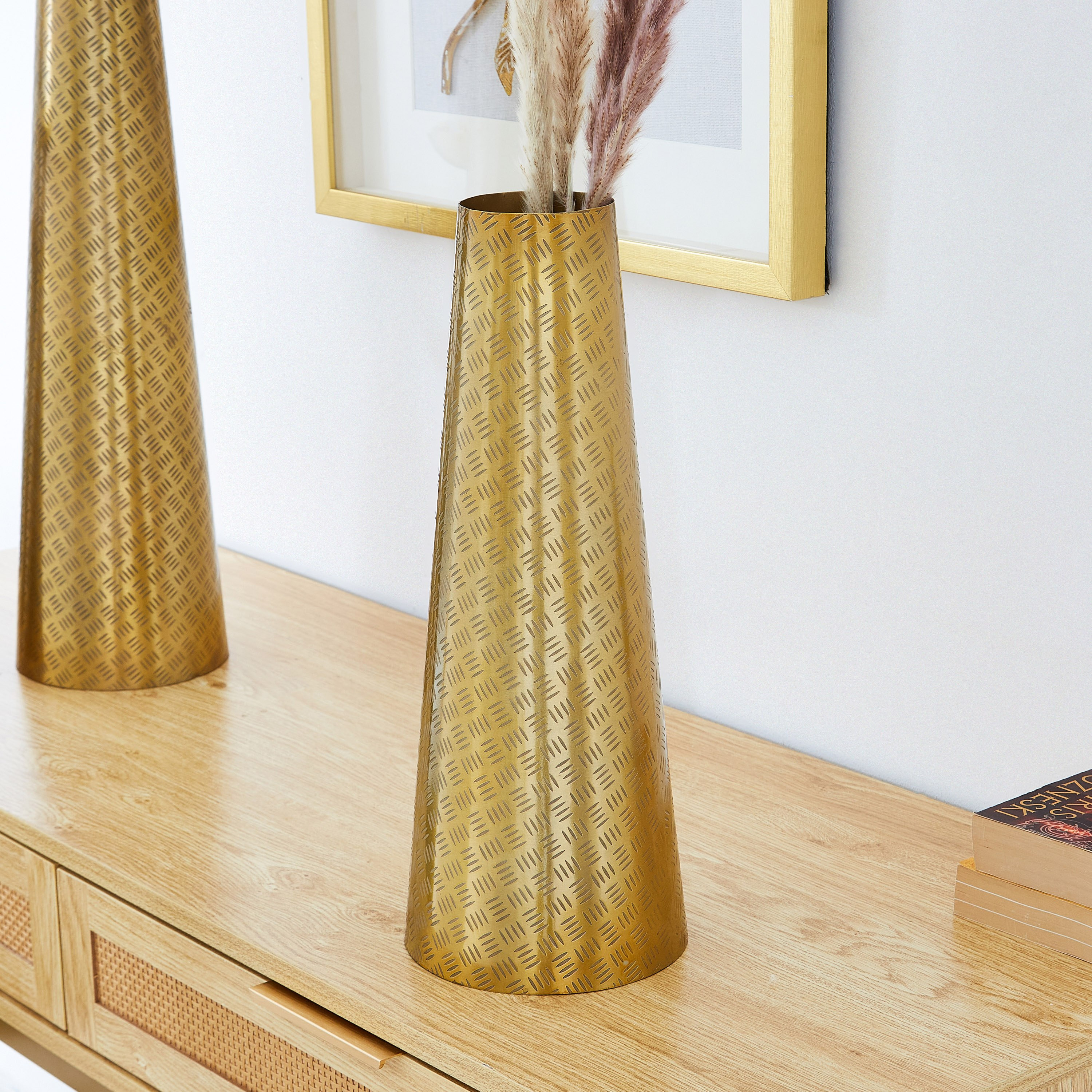 مزهرية معدنية صغيرة بارزة الملمس من إنارة - 16x16x40.5 سم-PROMO_HB_AE_B1G1_250925-image-2