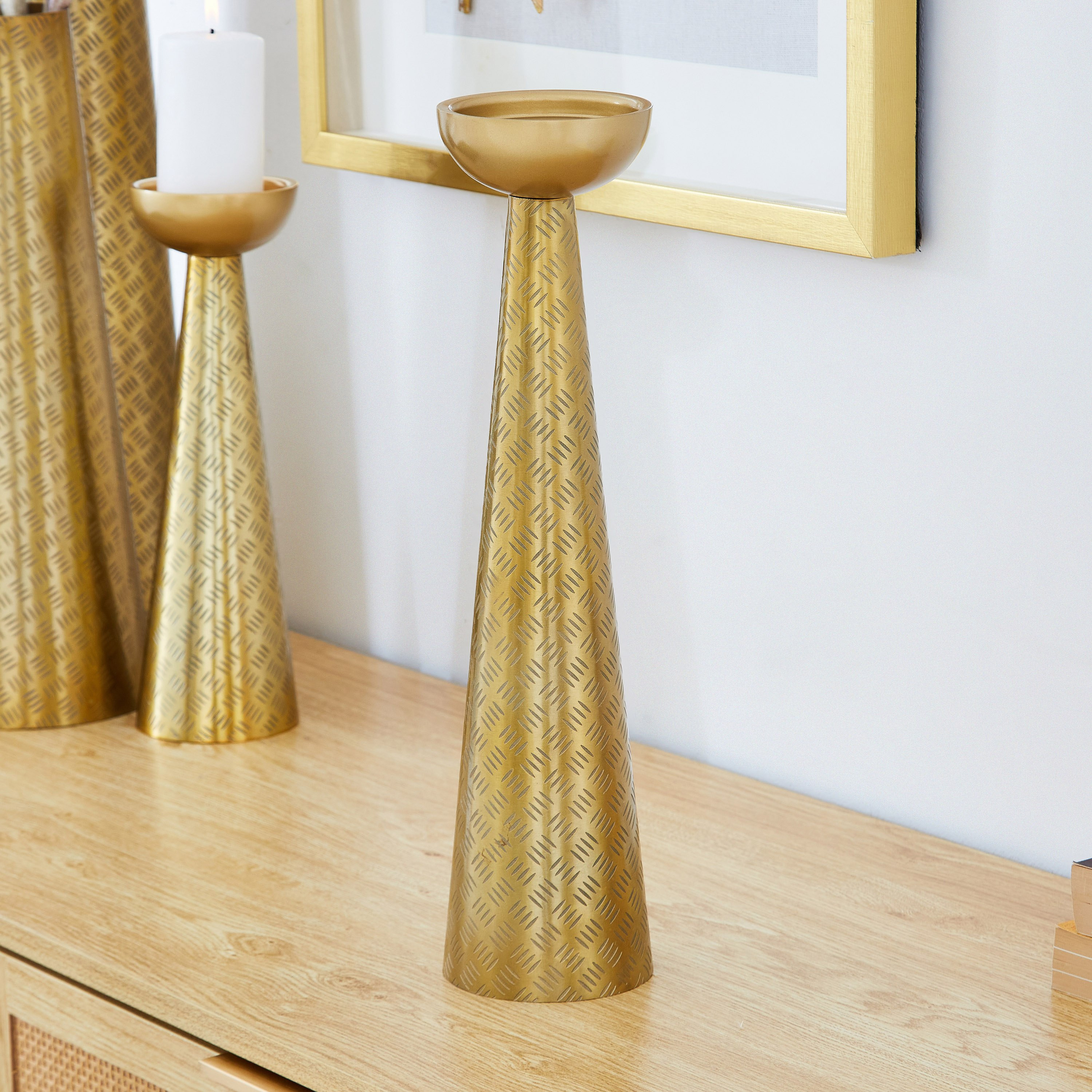 حامل شموع معدني طويل مخروطي بارز الملمس من إنارة - 10x10x40.5 سم-hbxlivingroom-decorandaccessories-candleholders-image-1