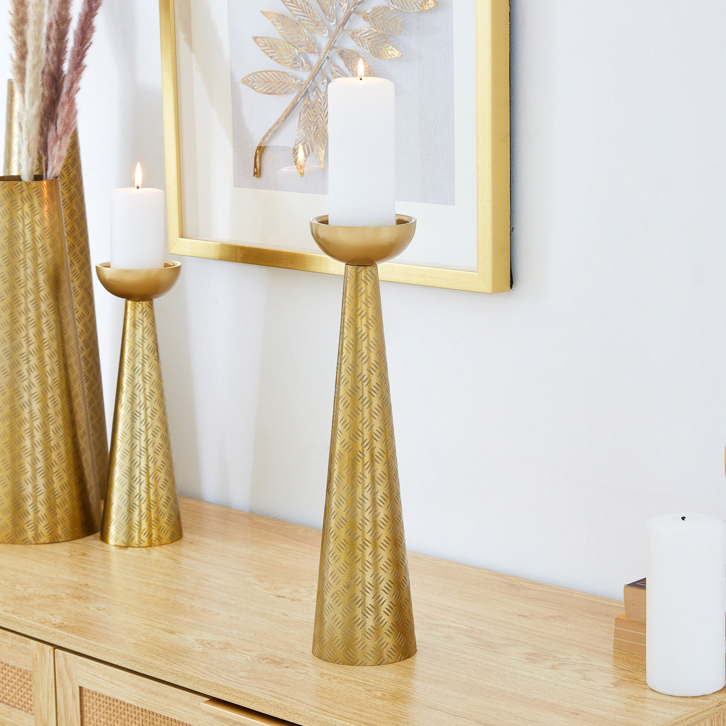حامل شموع معدني طويل مخروطي بارز الملمس من إنارة - 10x10x40.5 سم-hbxlivingroom-decorandaccessories-candleholders-image-2