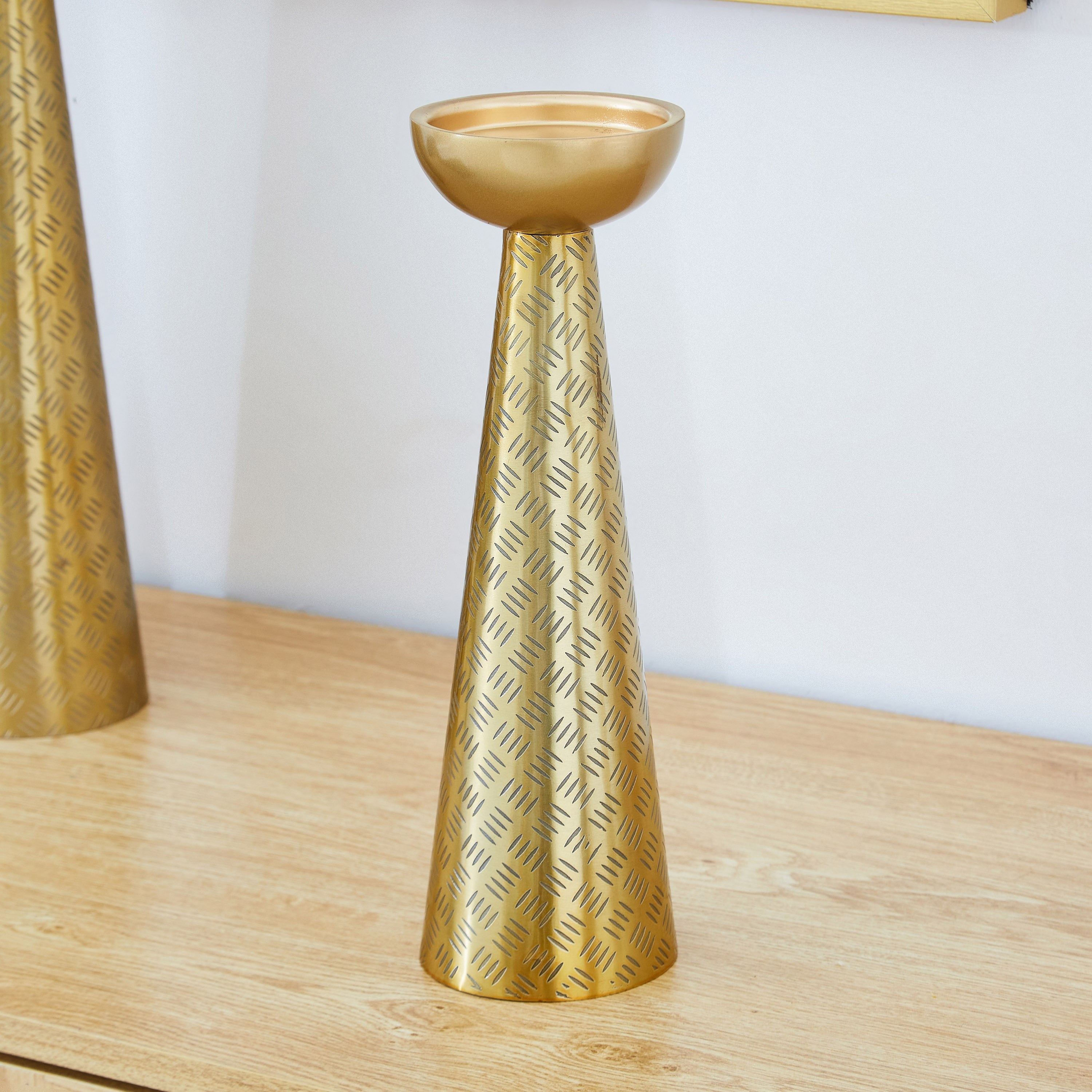 حامل شموع معدني طويل مخروطي بارز الملمس من إنارة - 10x10x30.5 سم-hbxlivingroom-decorandaccessories-candleholders-image-1