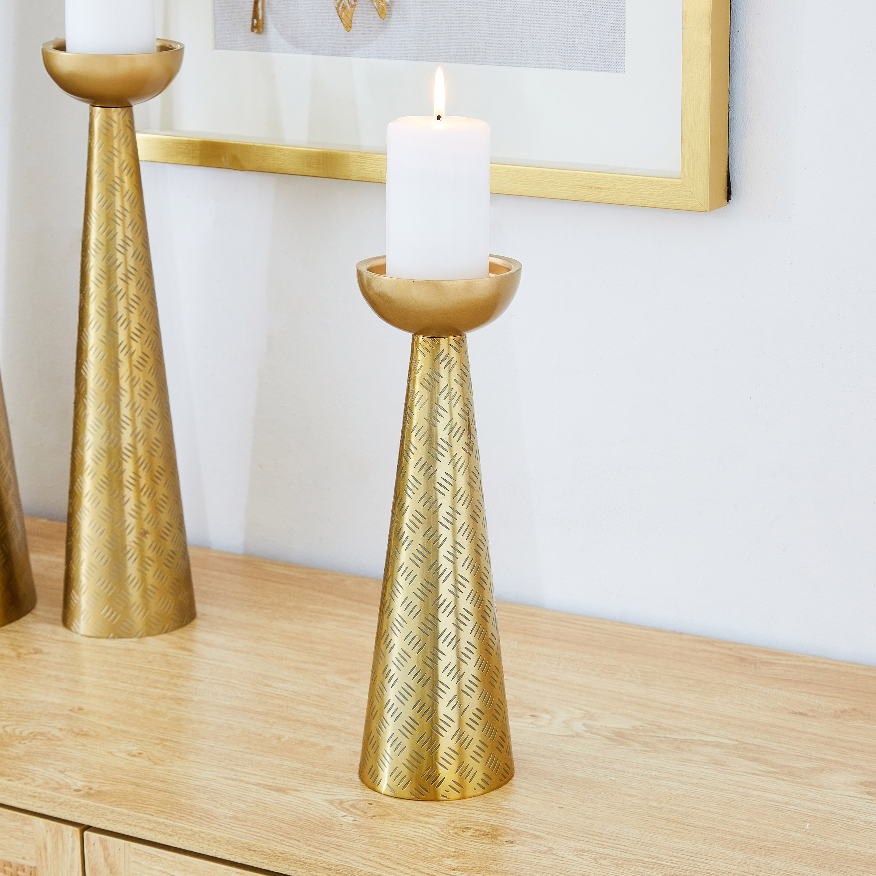 حامل شموع معدني طويل مخروطي بارز الملمس من إنارة - 10x10x30.5 سم-hbxlivingroom-decorandaccessories-candleholders-image-2