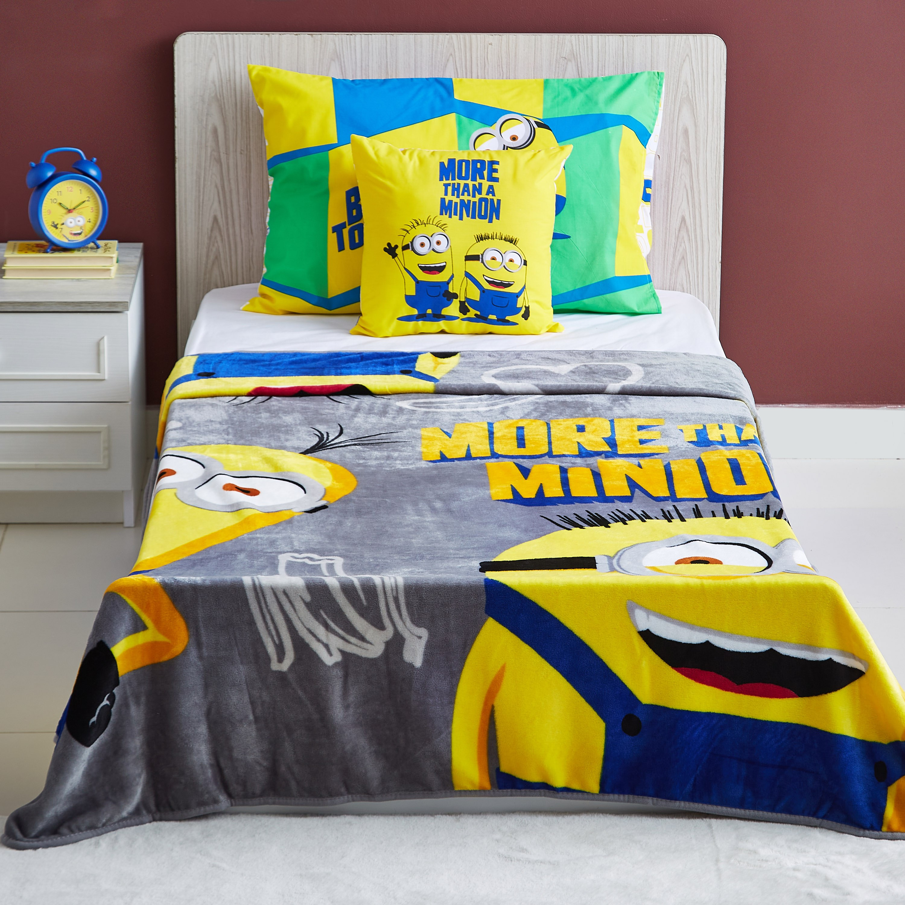 طقم بطانية فلانيل مينيونز - 160x220 سم-hbxhomeware-hbxkidsandyouth-image-1