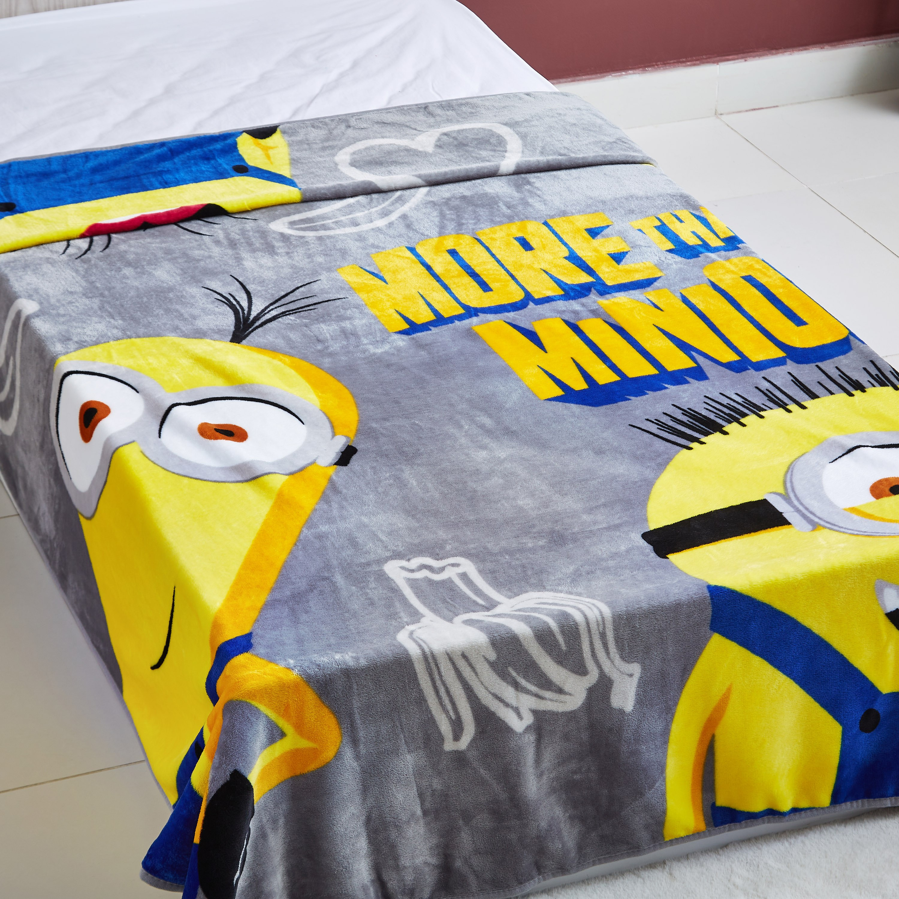 طقم بطانية فلانيل مينيونز - 160x220 سم-hbxhomeware-hbxkidsandyouth-image-2