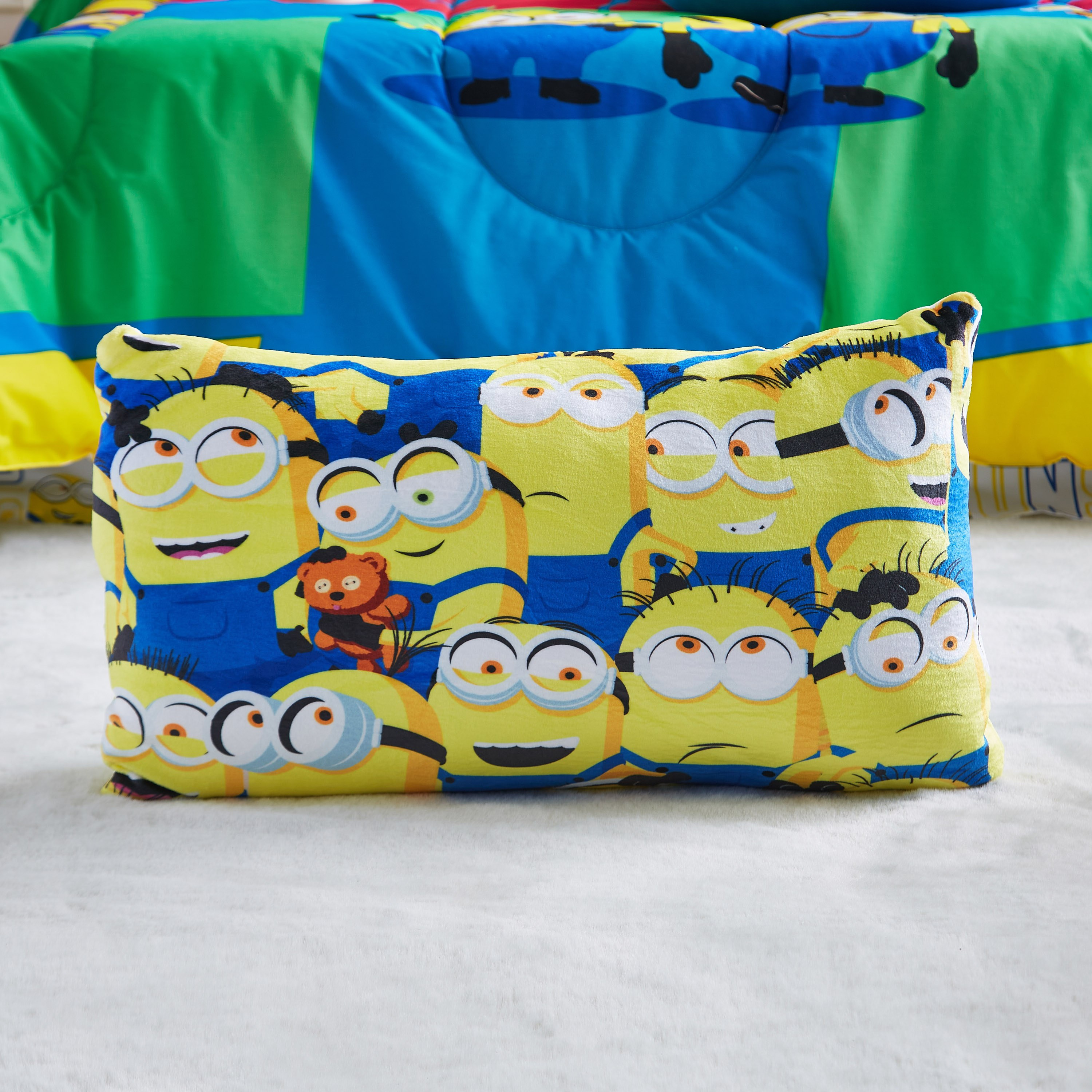 وسادة محشوة بتصميم مينيونز- 50x30 سم-hbxhomeware-hbxkidsandyouth-image-1