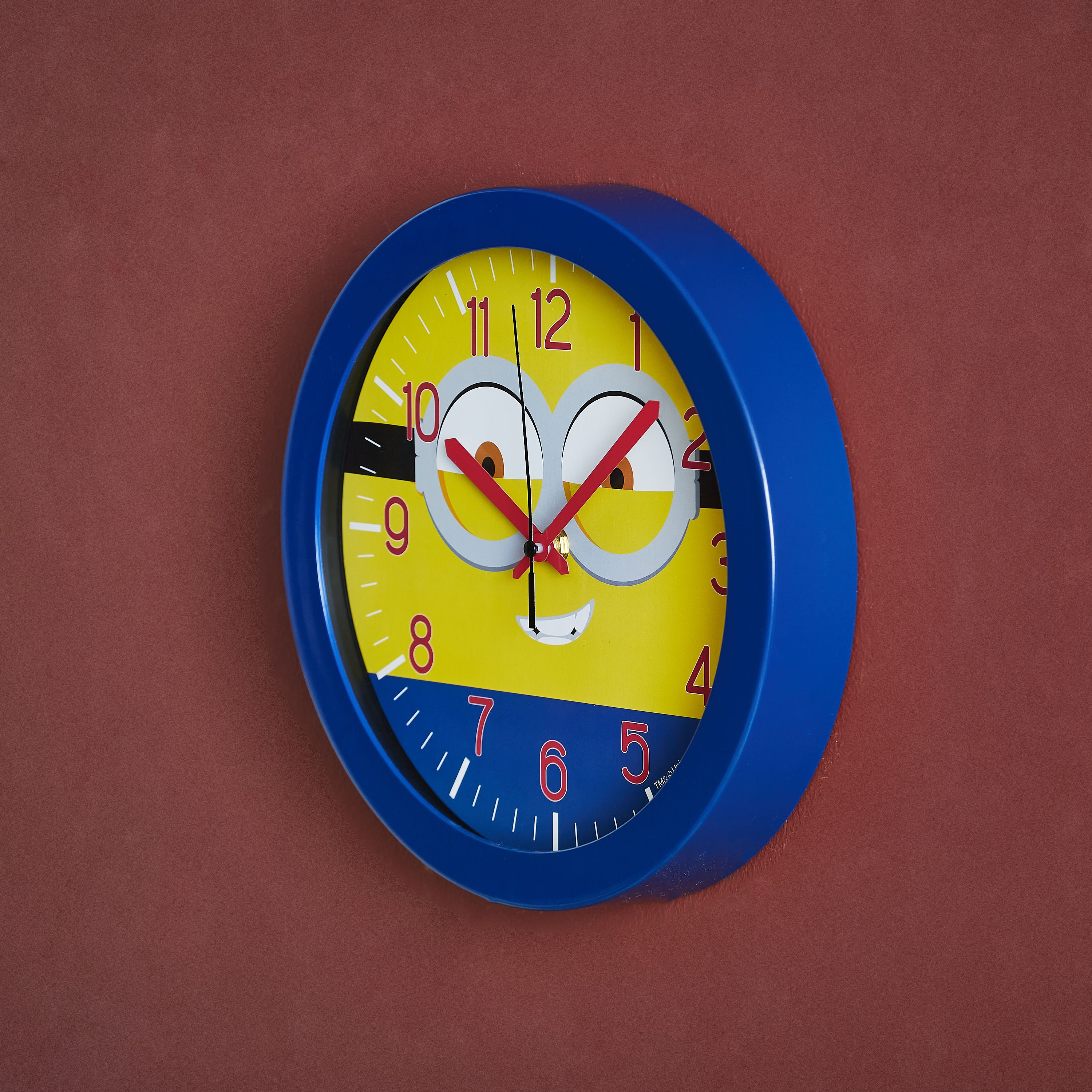 ساعة حائط بتصميم مينيونز - 24.5x24.5 سم-hbxhomeware-hbxkidsandyouth-image-2