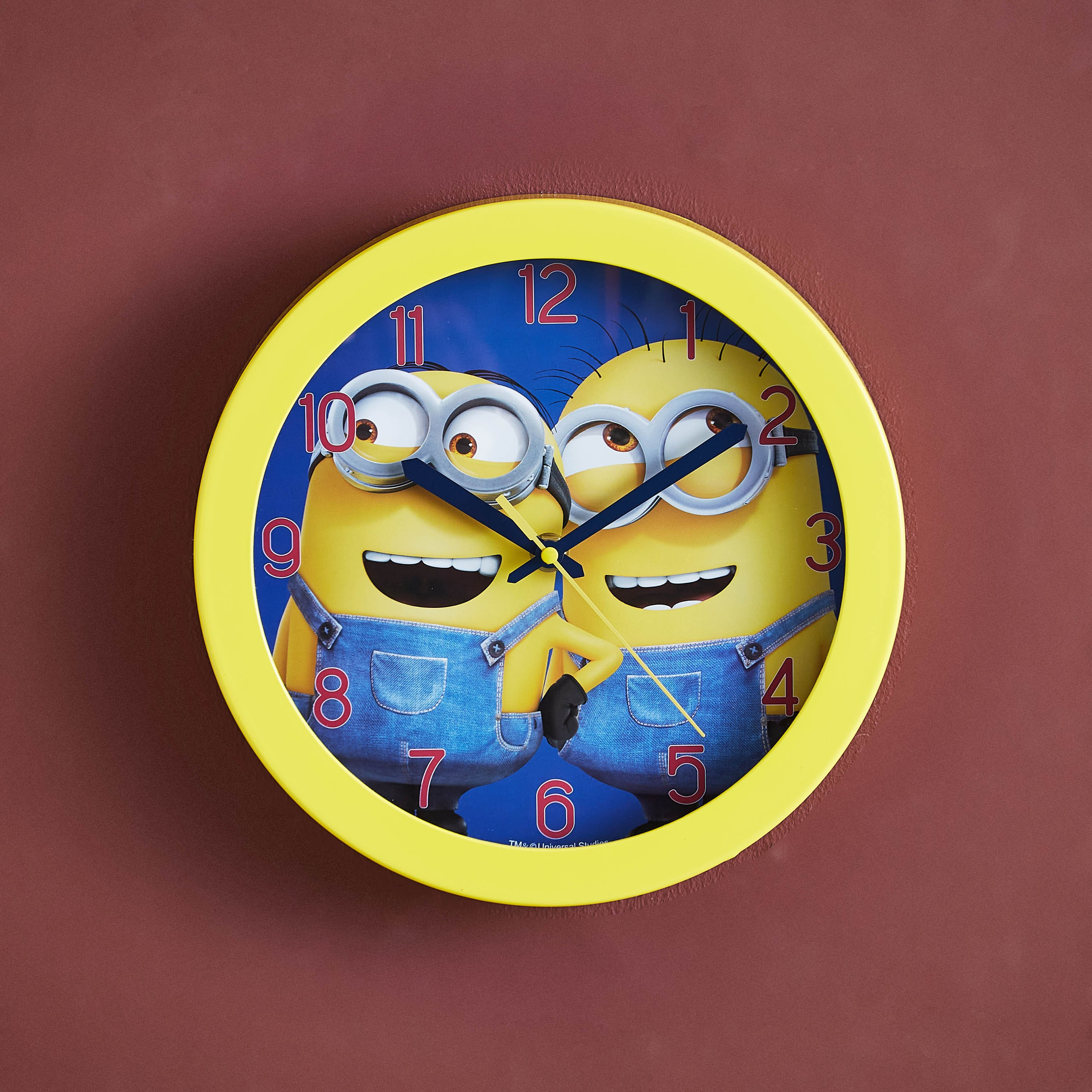 ساعة حائط بتصميم مينيونز - 24.5x24.5 سم-hbxhomeware-hbxkidsandyouth-image-1