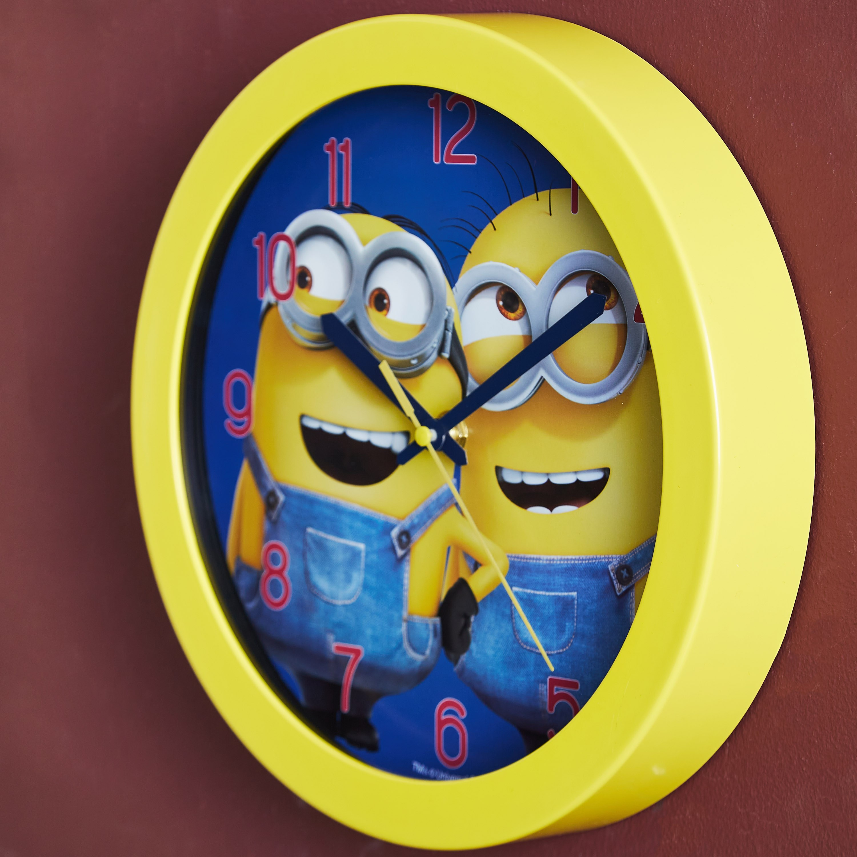 ساعة حائط بتصميم مينيونز - 24.5x24.5 سم-hbxhomeware-hbxkidsandyouth-image-3