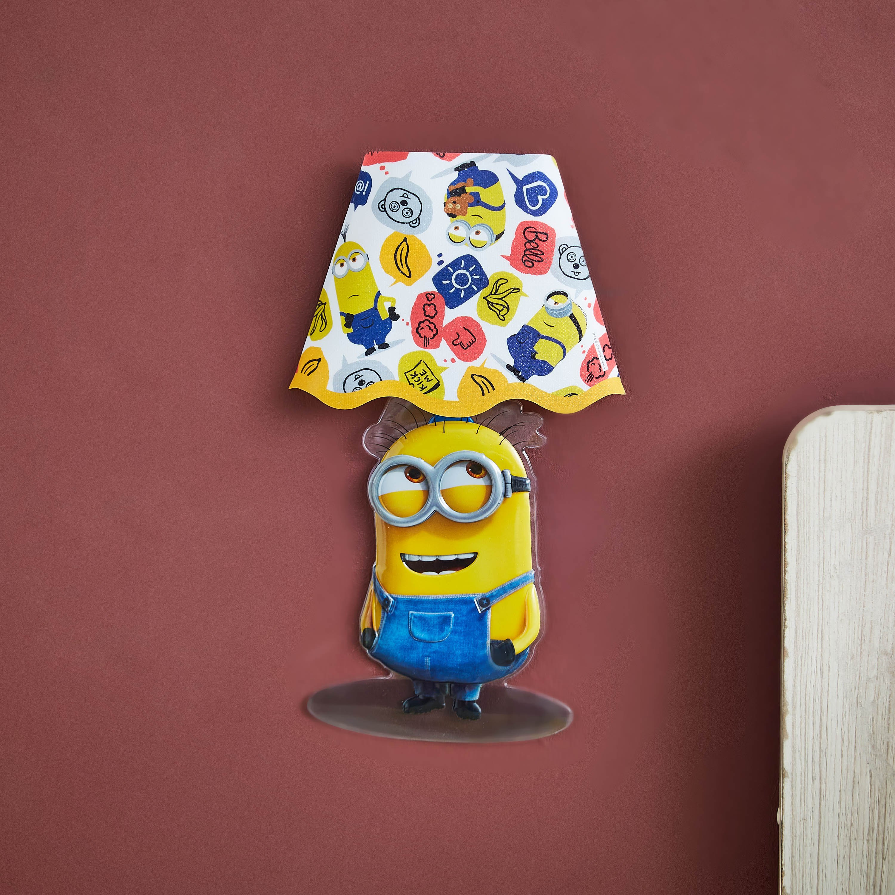 مصباح حائط ليلي إل إي دي مينيون - 24.5x24.5 سم-hbxhomeware-hbxkidsandyouth-image-1