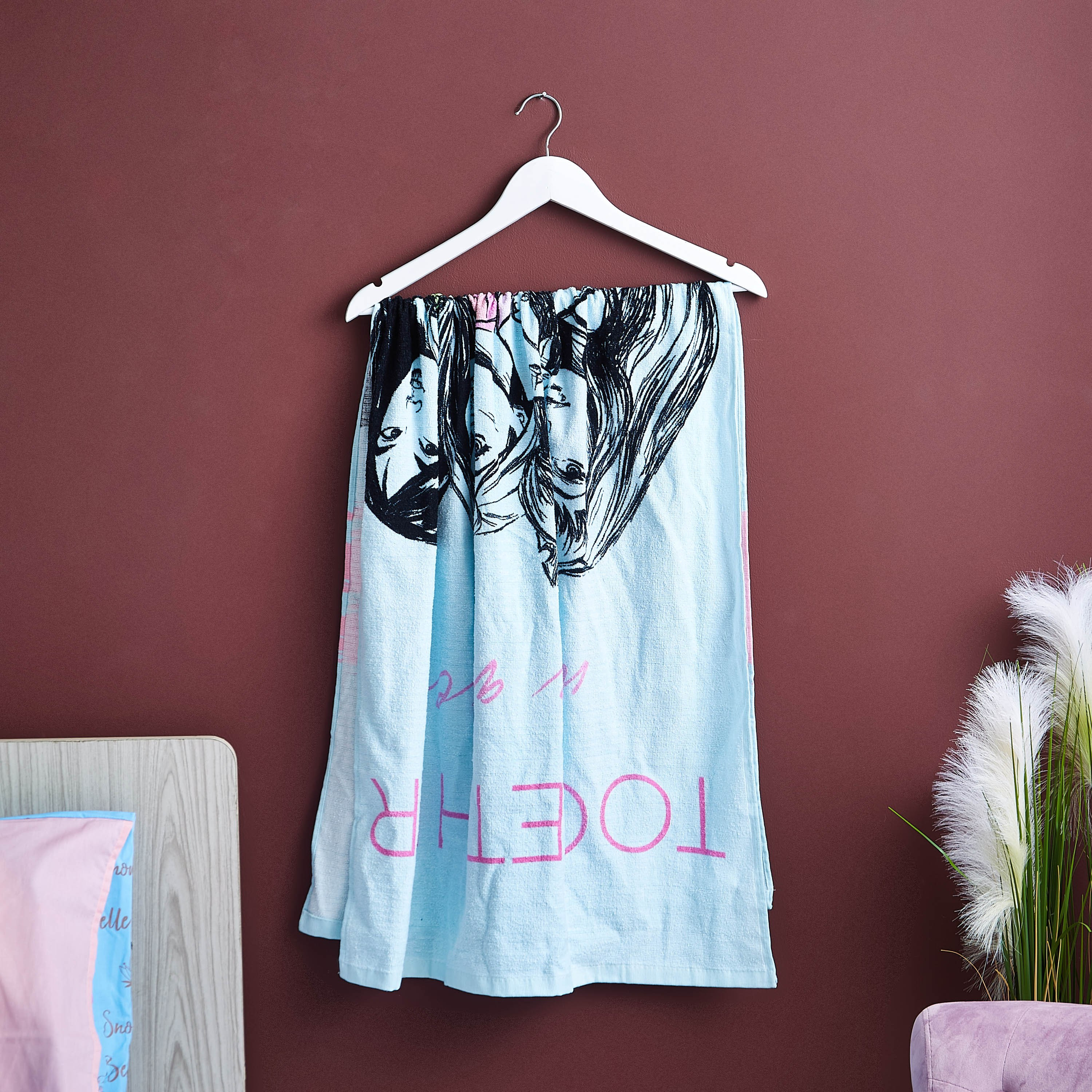 منشفة قطنية بتصميم برنسيس أند فريندز - 70 × 140 سم-hbxhomeware-hbxkidsandyouth-image-2