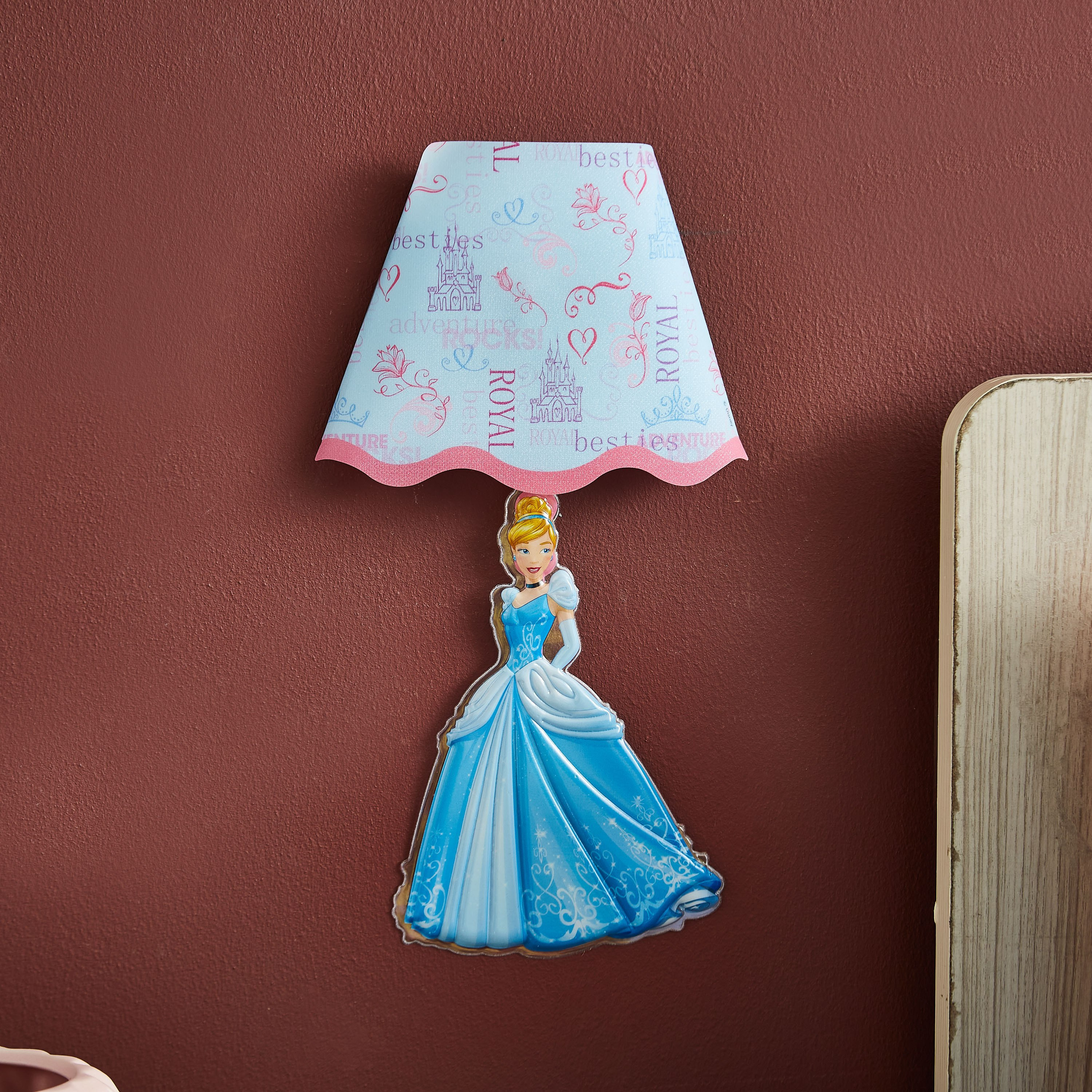 مصباح حائط ليلي أل إي دي برنسيس أند فريندز - 24.5x24.5 سم-hbxhomeware-hbxkidsandyouth-image-1