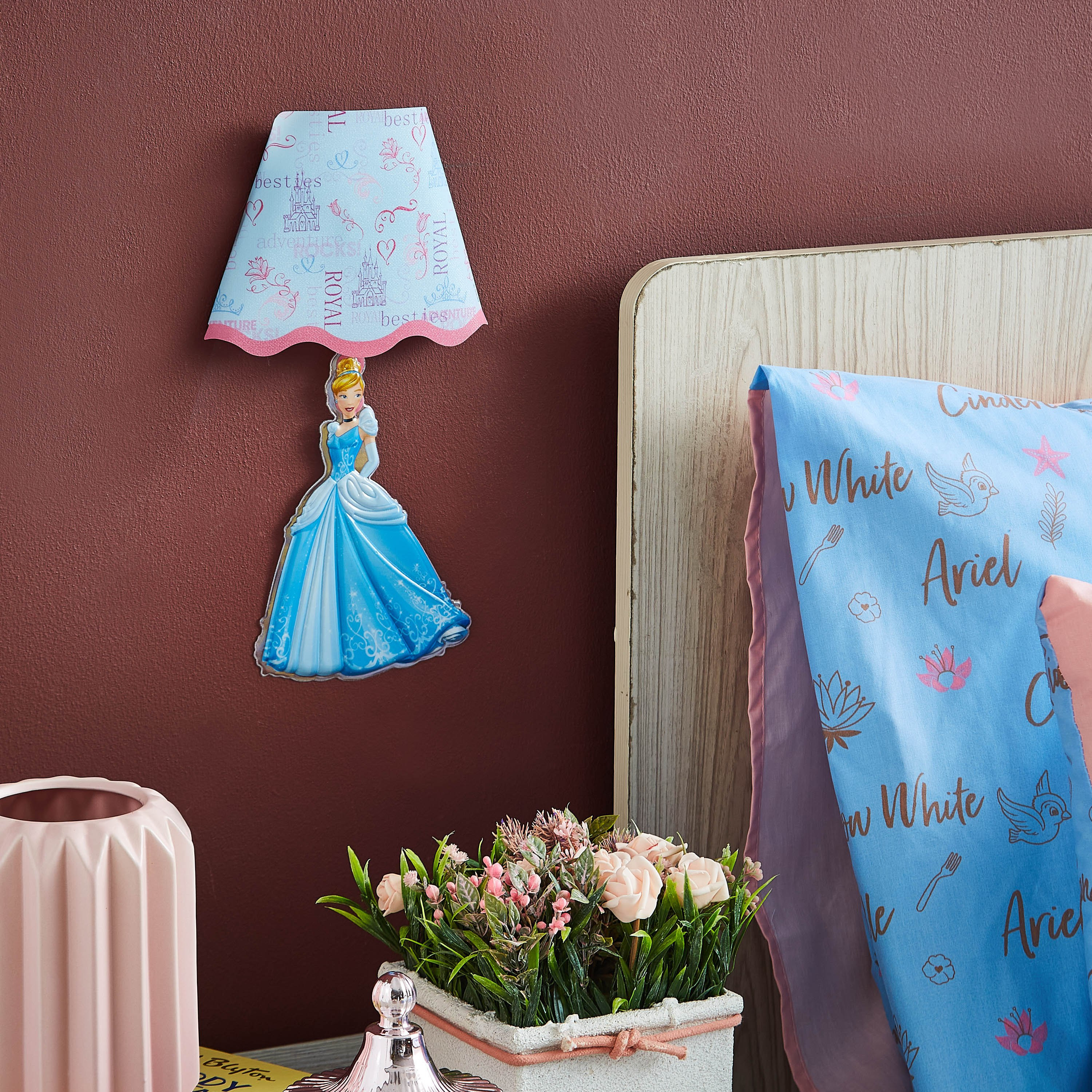 مصباح حائط ليلي أل إي دي برنسيس أند فريندز - 24.5x24.5 سم-hbxhomeware-hbxkidsandyouth-image-4