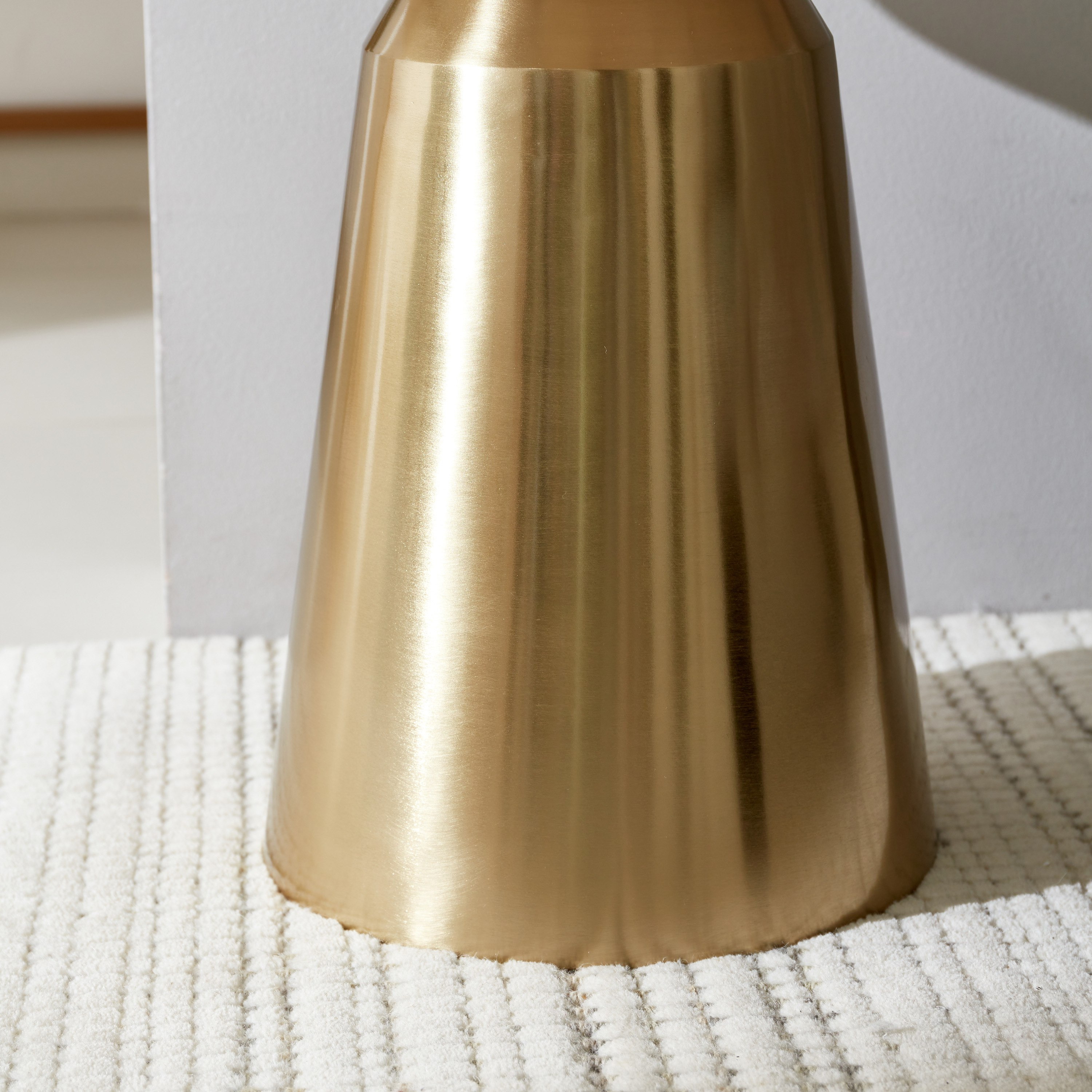 طاولة جانبية مزينة بسطح رخامي من ميسي-hbxfurniture-livingroom-endtables-image-4