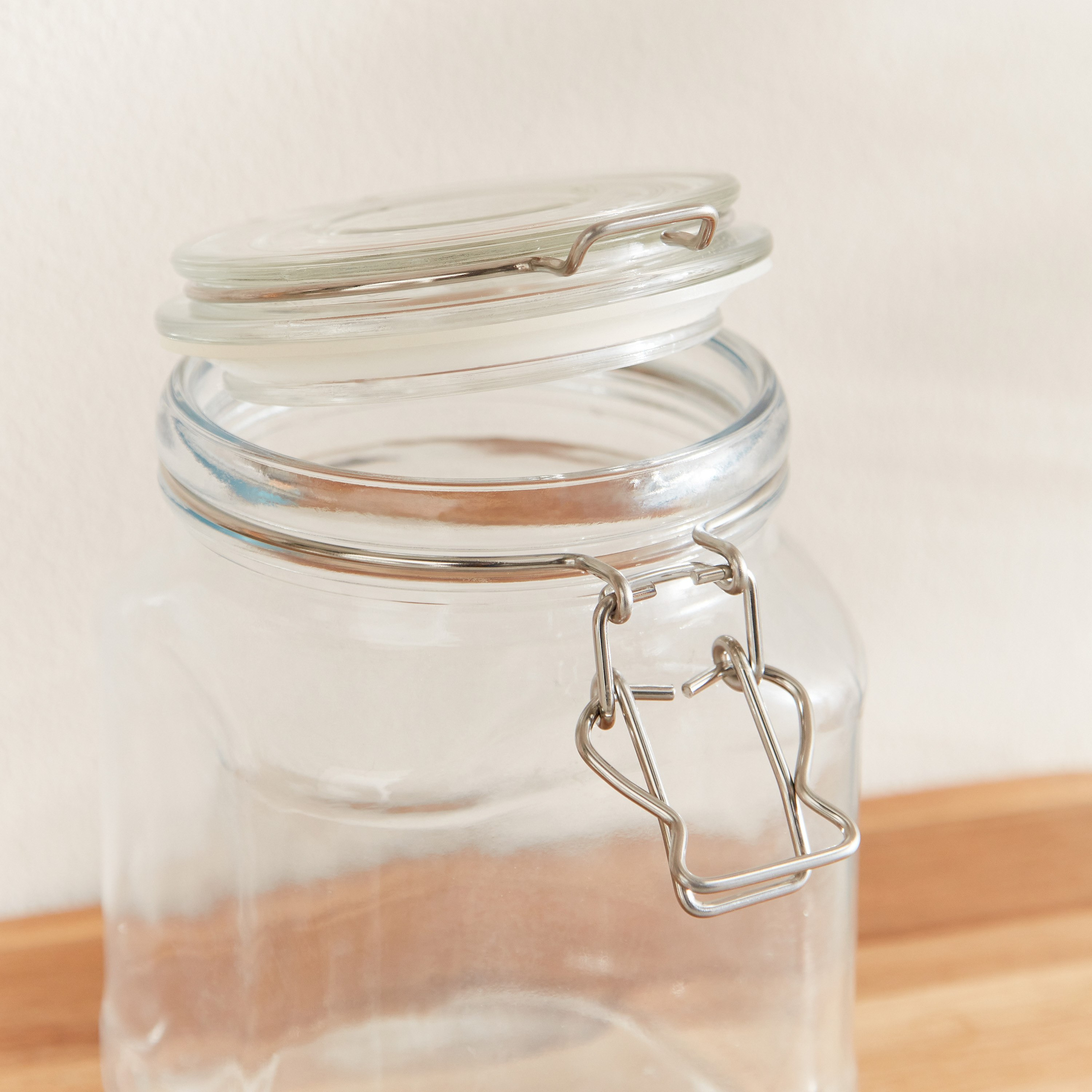 حاوية زجاجيّة بمشبك إغلاق من لوك آند لوك - 900 مل-hbxhomeware-hbxkitchen-image-4