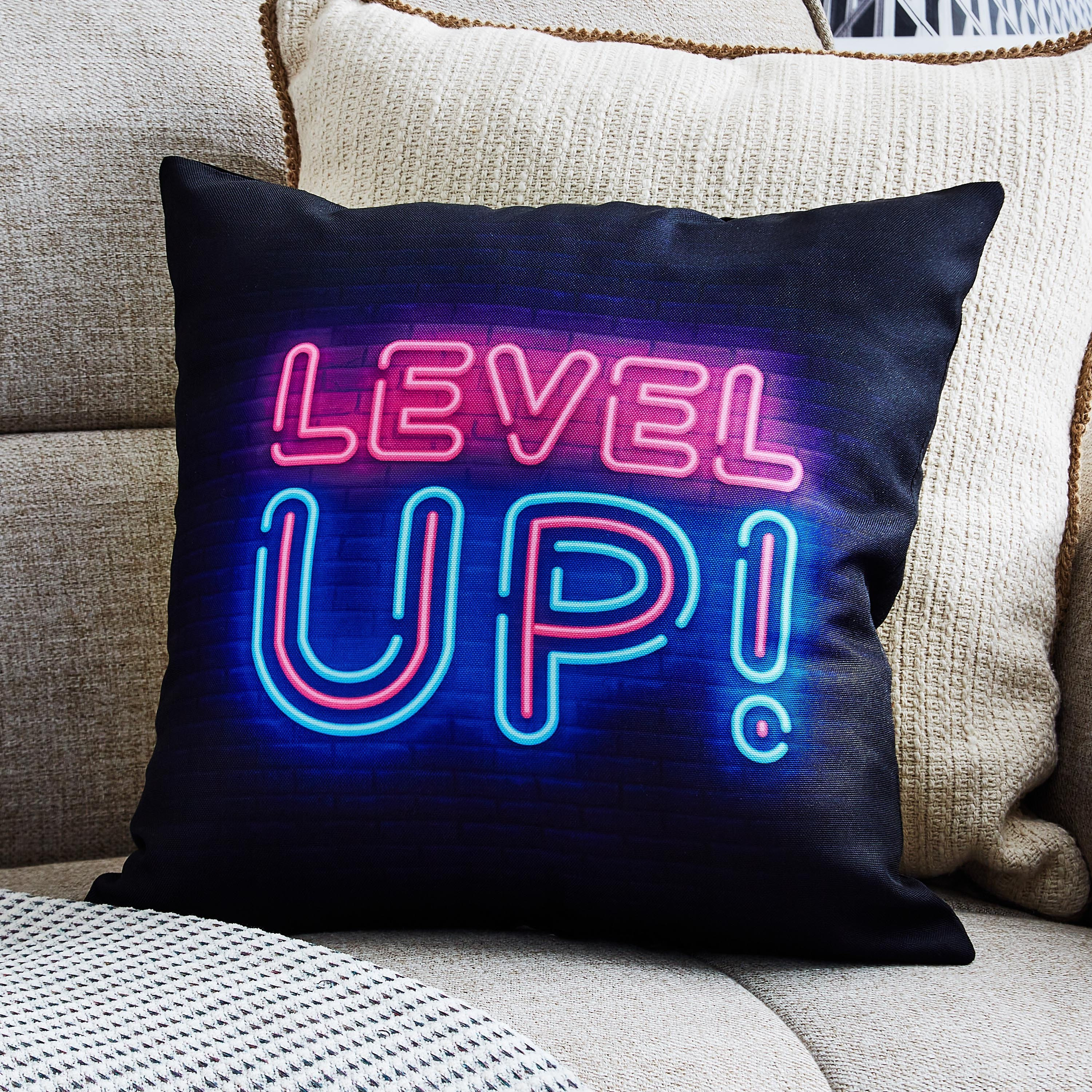 وسادة محشوة من جيم ليفل أب- 40x40 سم-hbxlivingroom-furnishings-cushionsandcovers-filledcushions-image-1