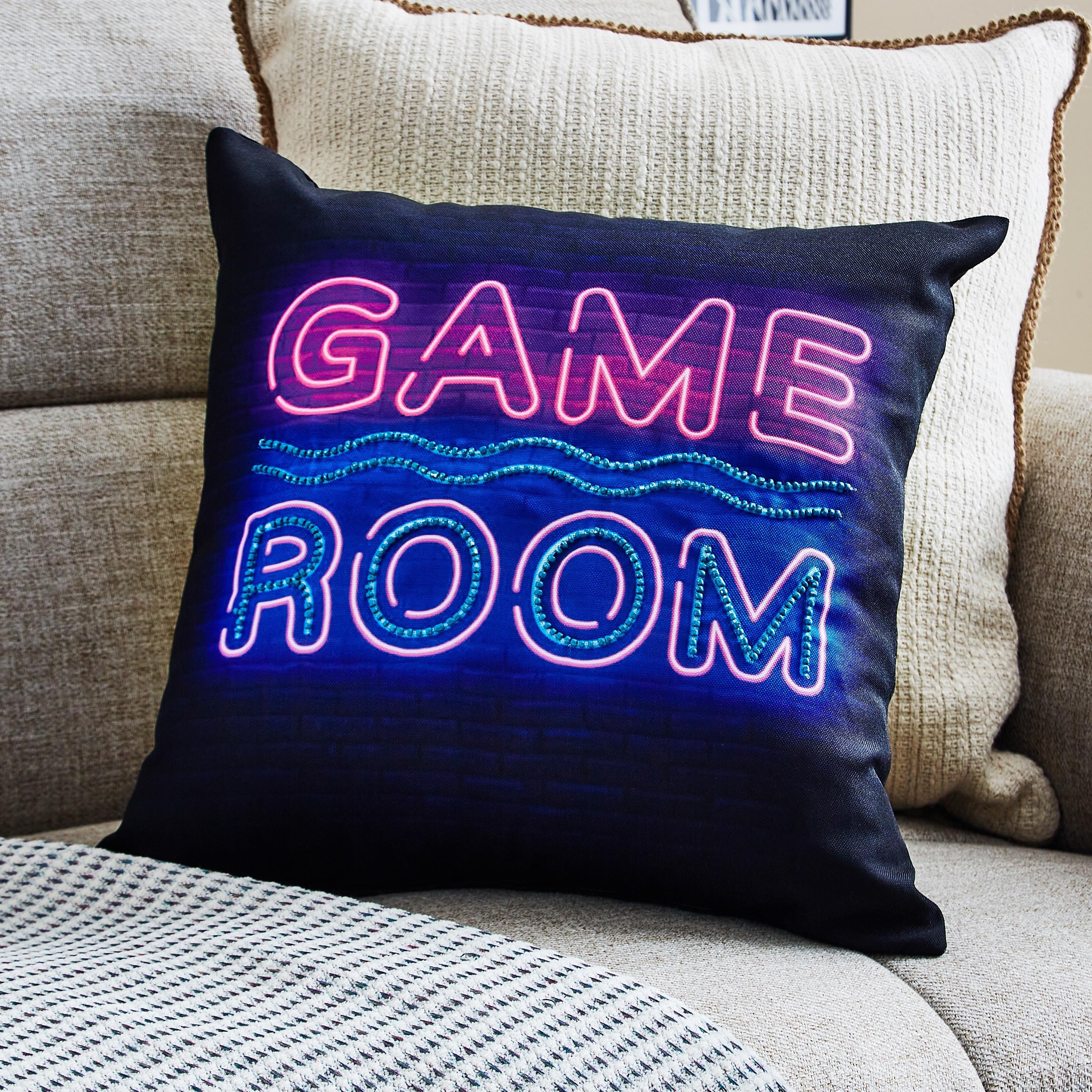 وسادة مملوءة بغرفة الألعاب - 40x40 سم-hbxlivingroom-furnishings-cushionsandcovers-filledcushions-image-1