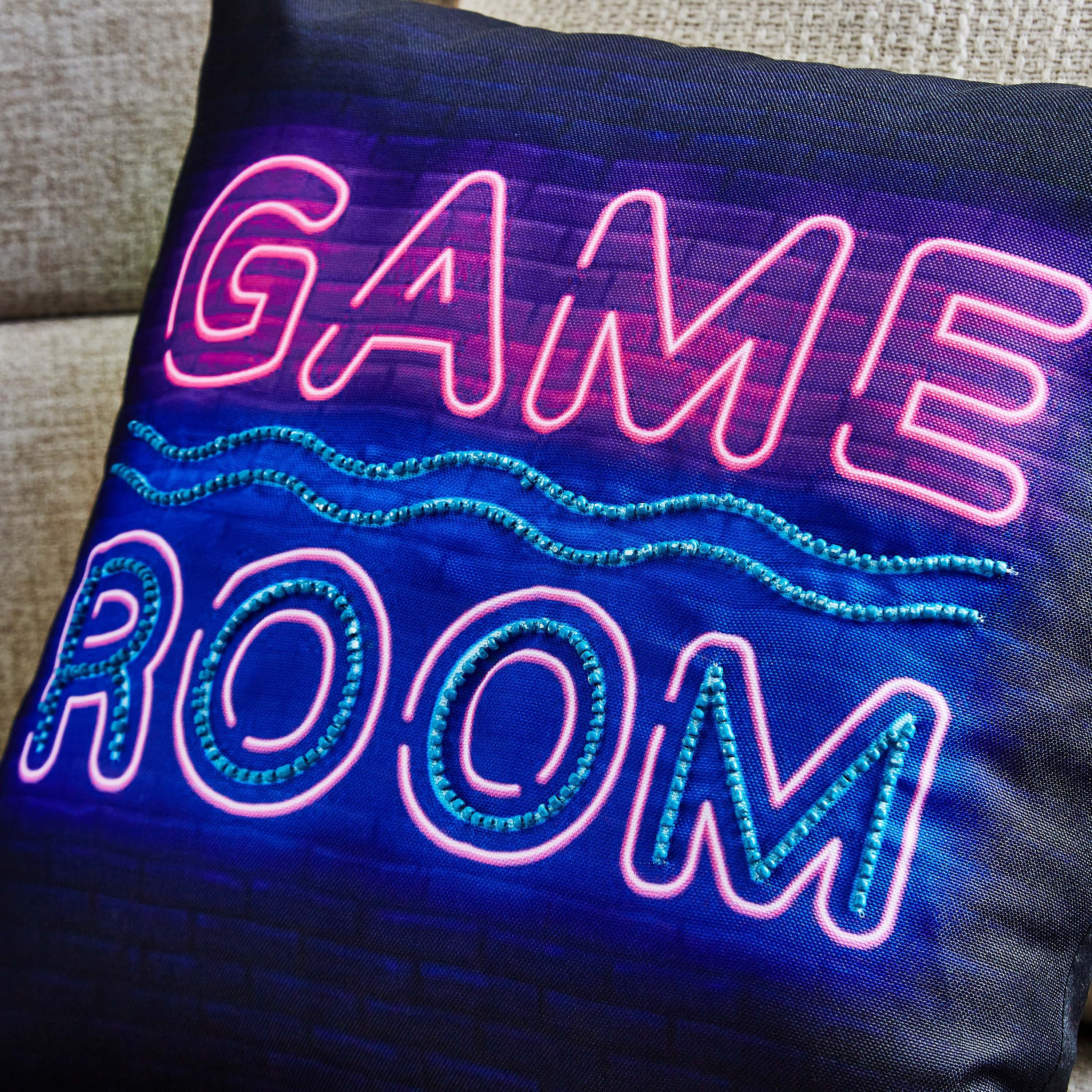 وسادة مملوءة بغرفة الألعاب - 40x40 سم-hbxlivingroom-furnishings-cushionsandcovers-filledcushions-image-2