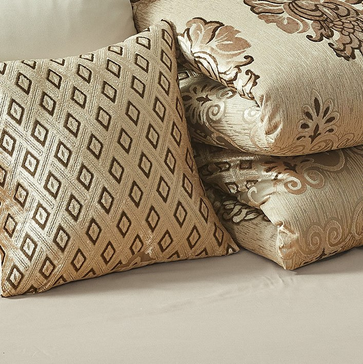 طقم لحاف كينج جاكار 5 قطع من جوليان - 220x240 سم-hbxhomeware-hbxdecorandfurnishings-image-2