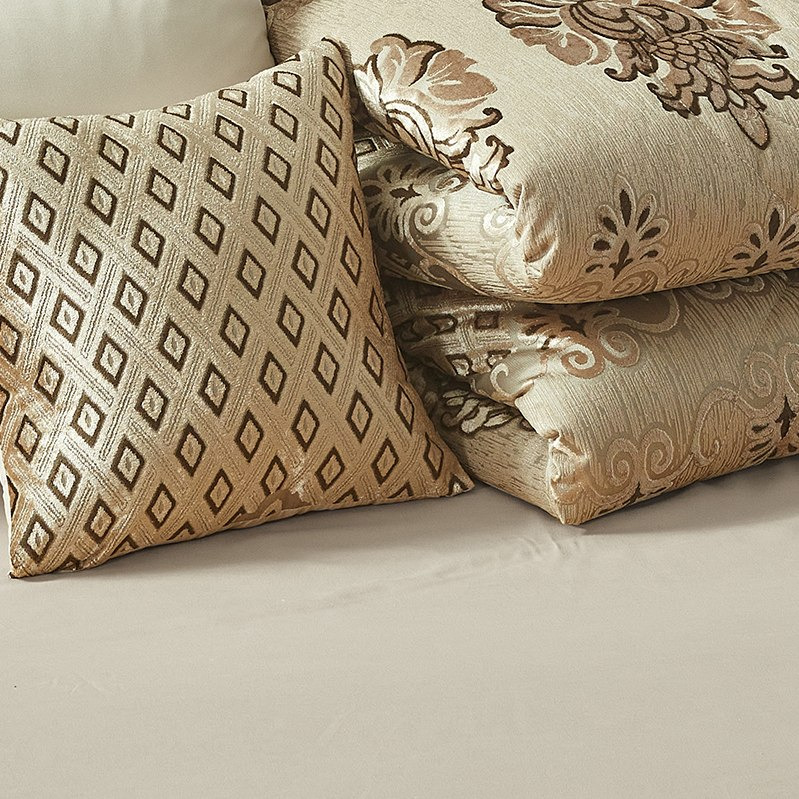 طقم لحاف كينج جاكار 10 قطع من جوليان - 220x240 سم-hbxhomeware-hbxdecorandfurnishings-image-5