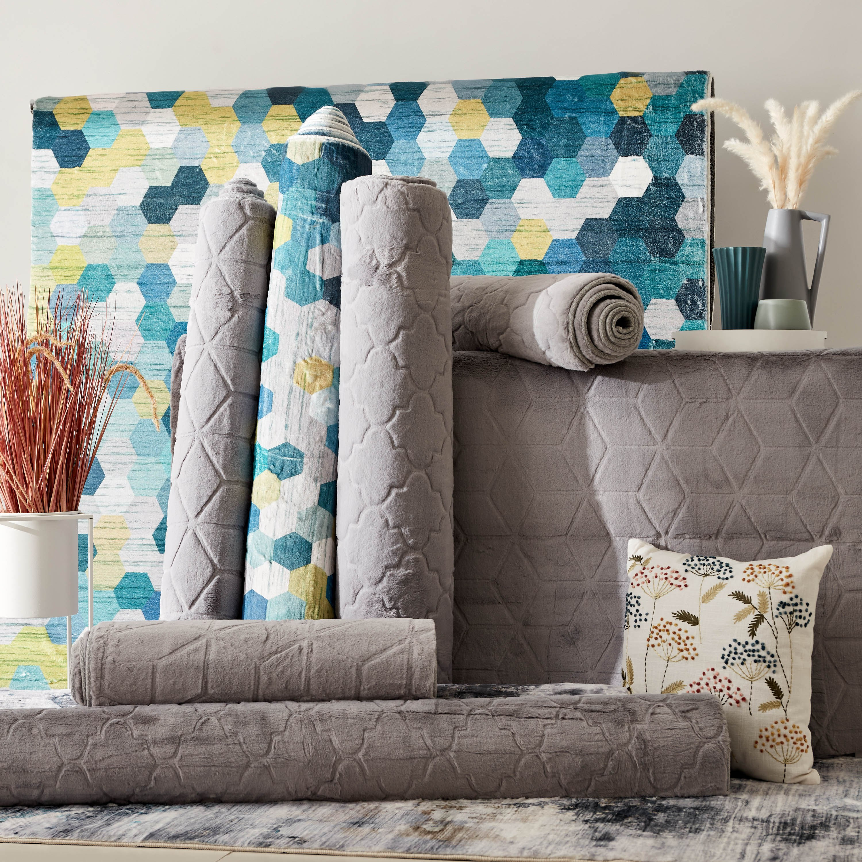 سجادة فرو مخمليّة بطبعات من ميلان أفيري - 120x170 سم-hbxdecorandfurnishings-floorcoverings-rugs-image-5