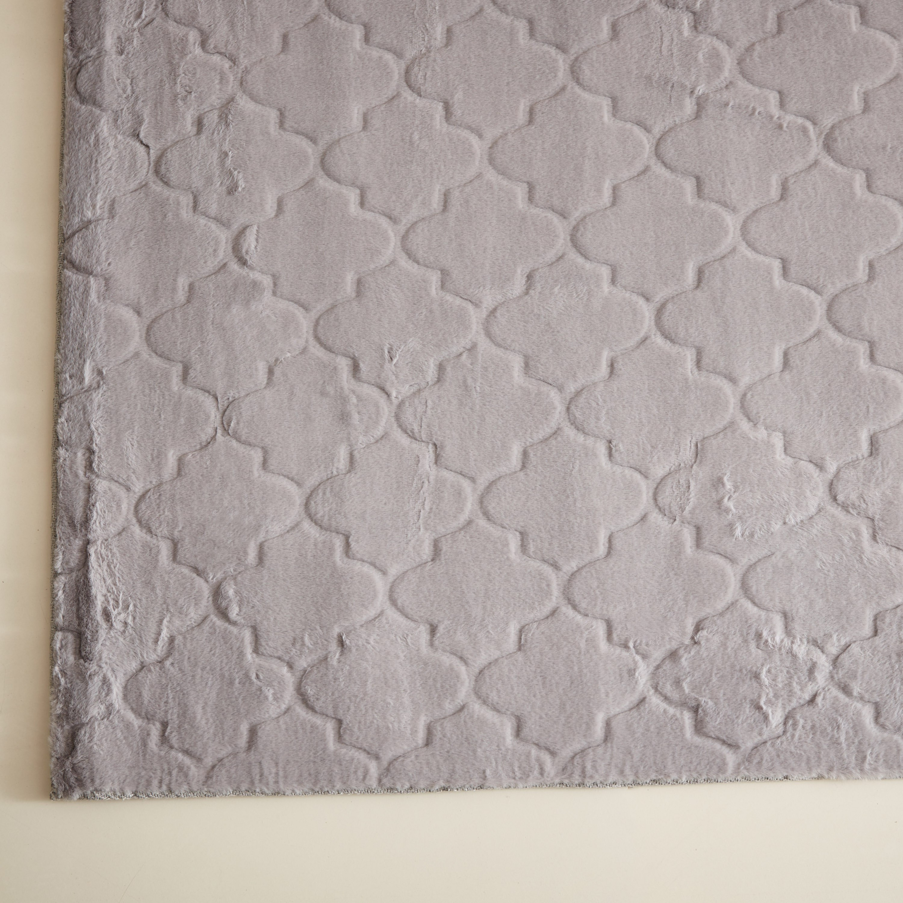 سجادة فرو أرنب صناعي منقوشة من نويلا تريليس- 110x160 سم-hbxdecorandfurnishings-floorcoverings-rugs-image-2