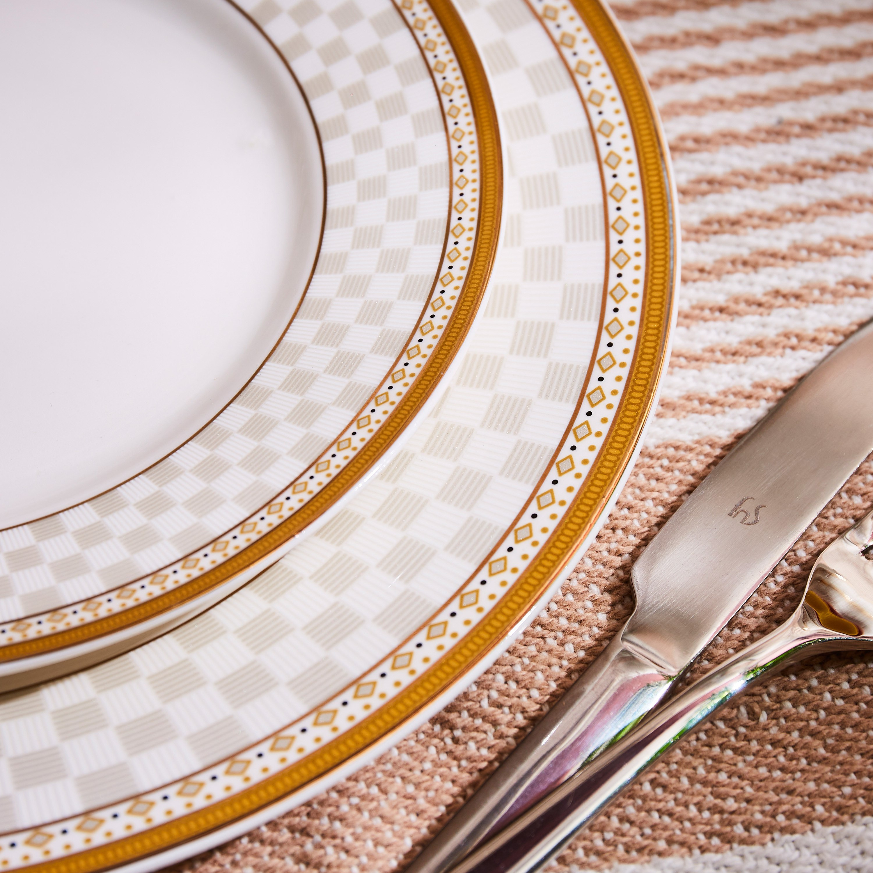 طقم عشاء 47 قطعة من الخزف الصيني بولكا من فيست-hbxdecorandfurnishings-tabletop-crockery-image-10