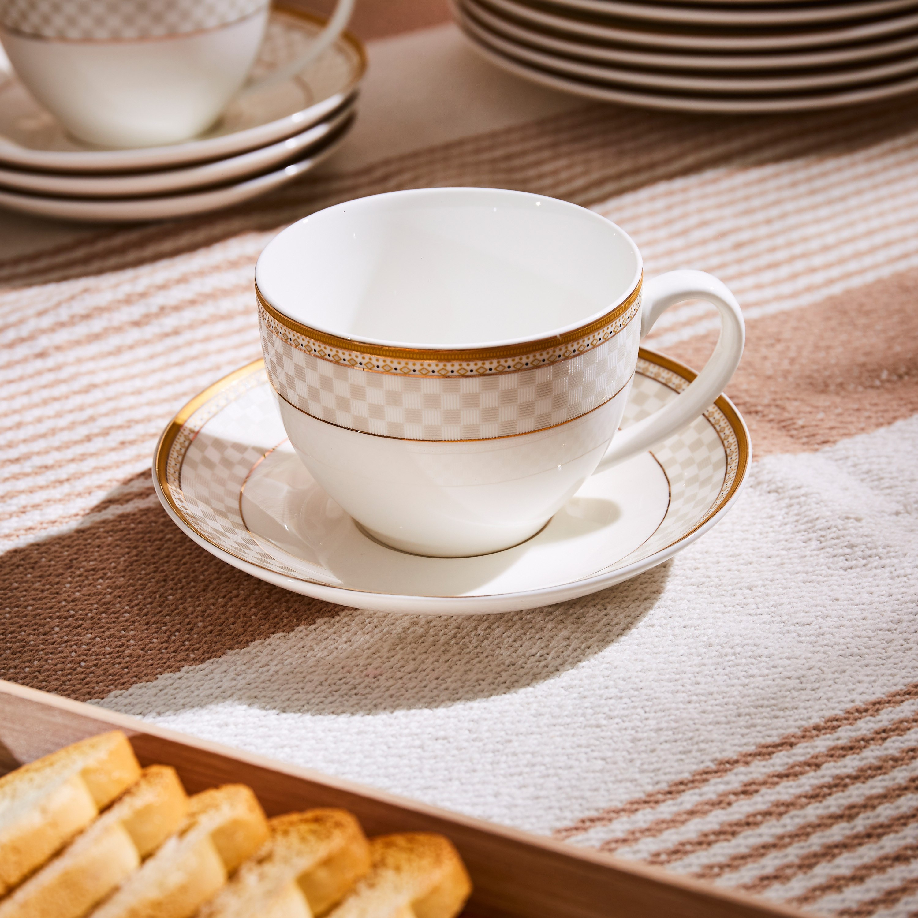 طقم عشاء 47 قطعة من الخزف الصيني بولكا من فيست-hbxdecorandfurnishings-tabletop-crockery-image-4