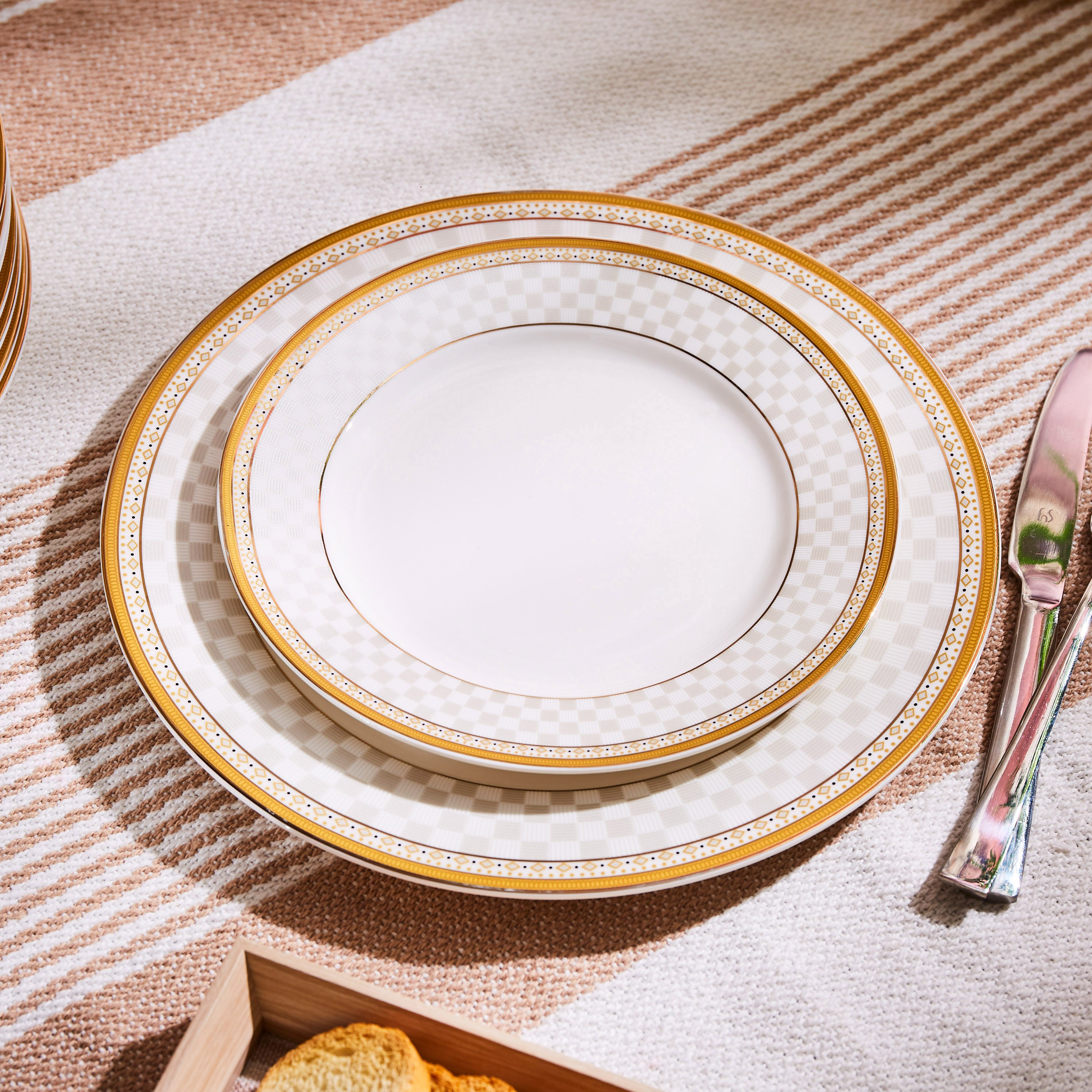 طقم عشاء 47 قطعة من الخزف الصيني بولكا من فيست-hbxdecorandfurnishings-tabletop-crockery-image-9