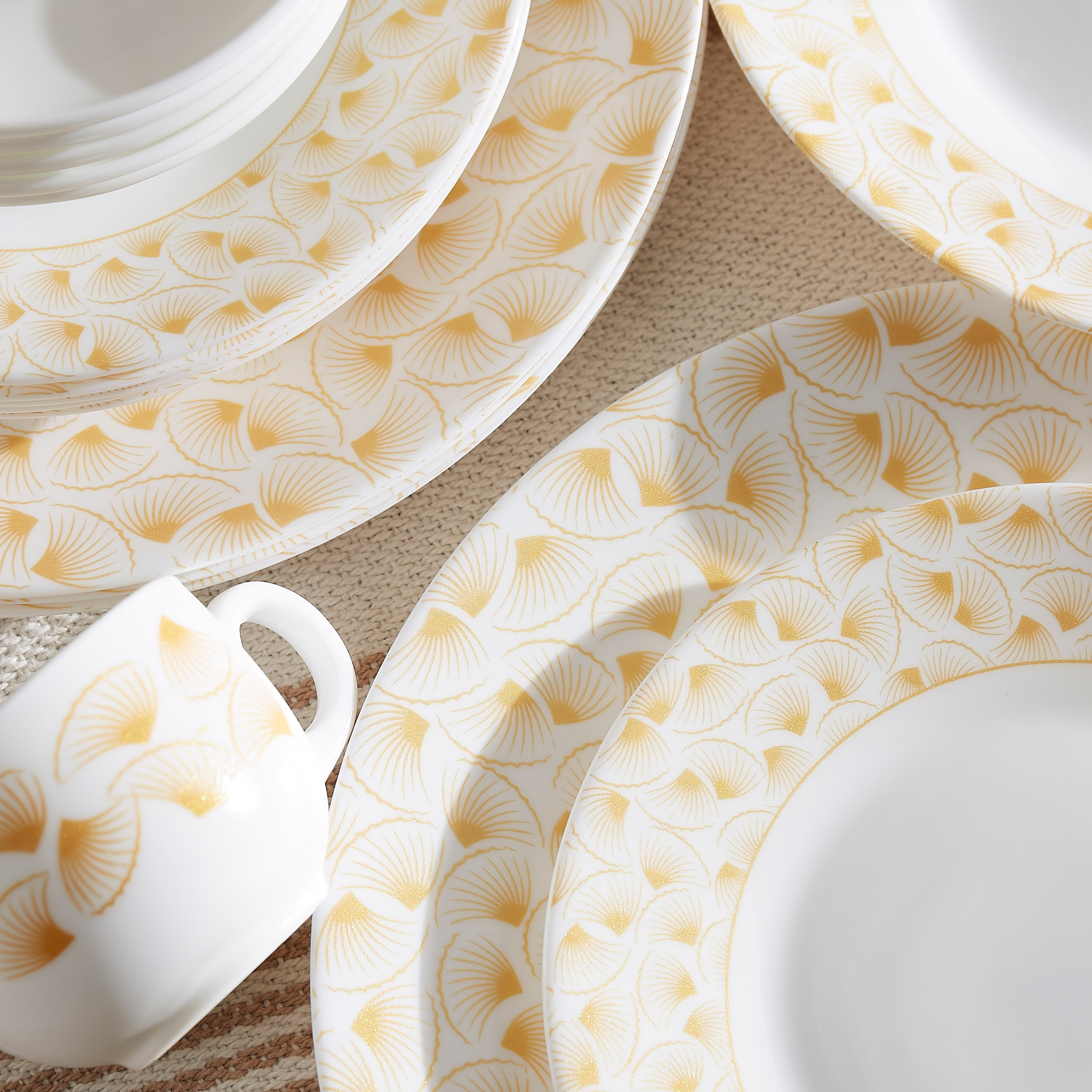 طقم عشاء جولدن شيل 46 قطعة من لومينارك-hbxhomeware-hbxkitchen-image-3
