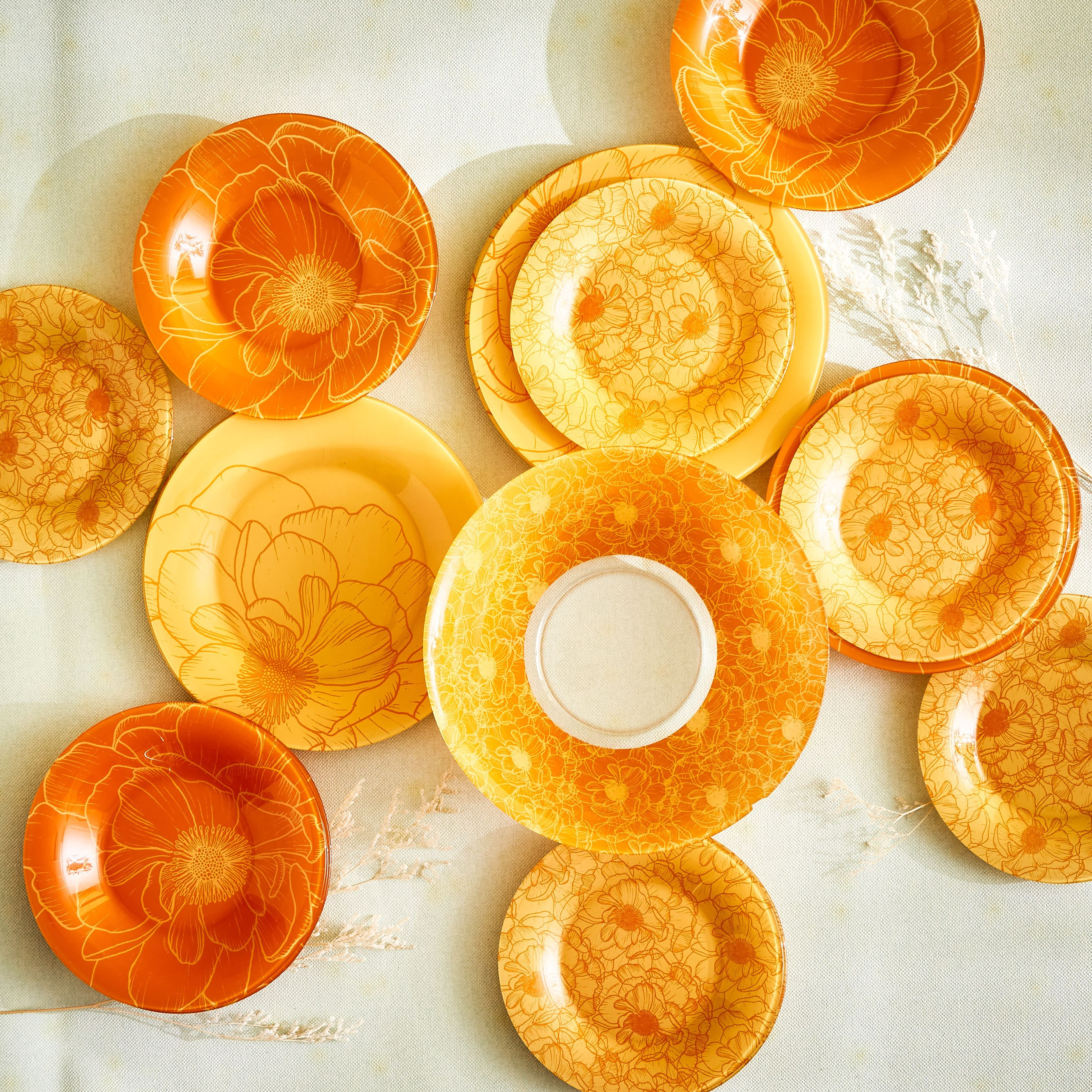 طقم عشاء 19 قطعة زهرة من لومينارك-hbxhomeware-hbxkitchen-image-1