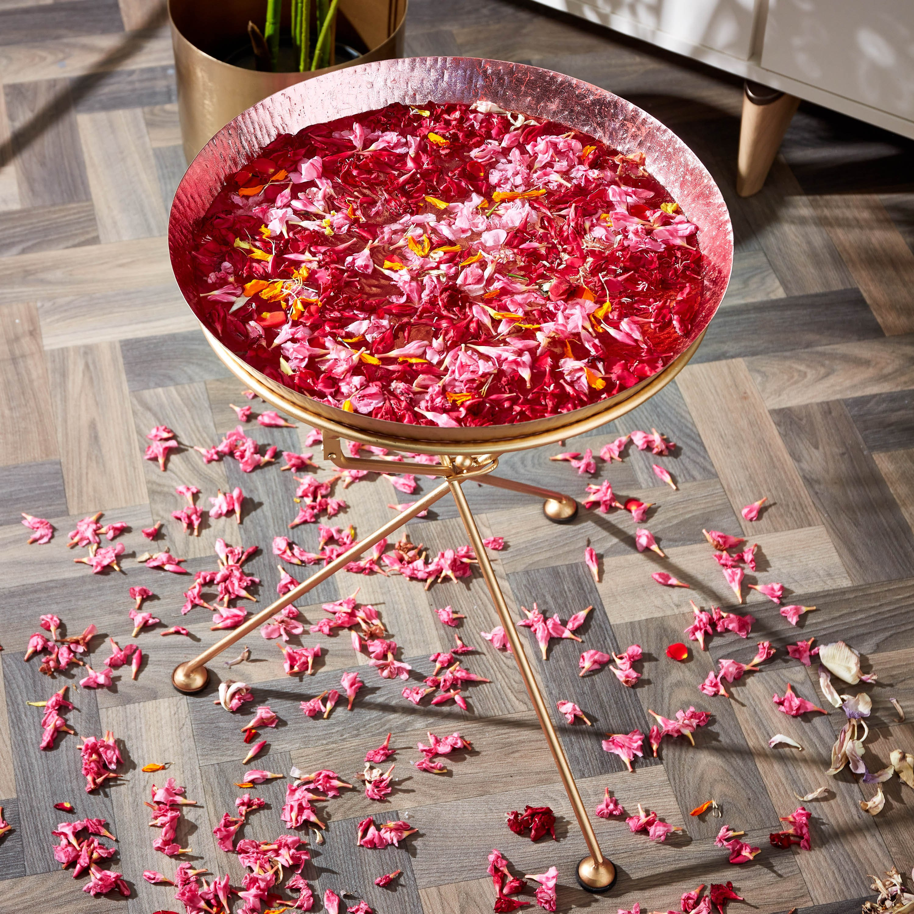 أورلي معدني بحامل من زوها - 42x42x48 سم-hbxdecorandfurnishings-homeaccessories-bowls-image-2