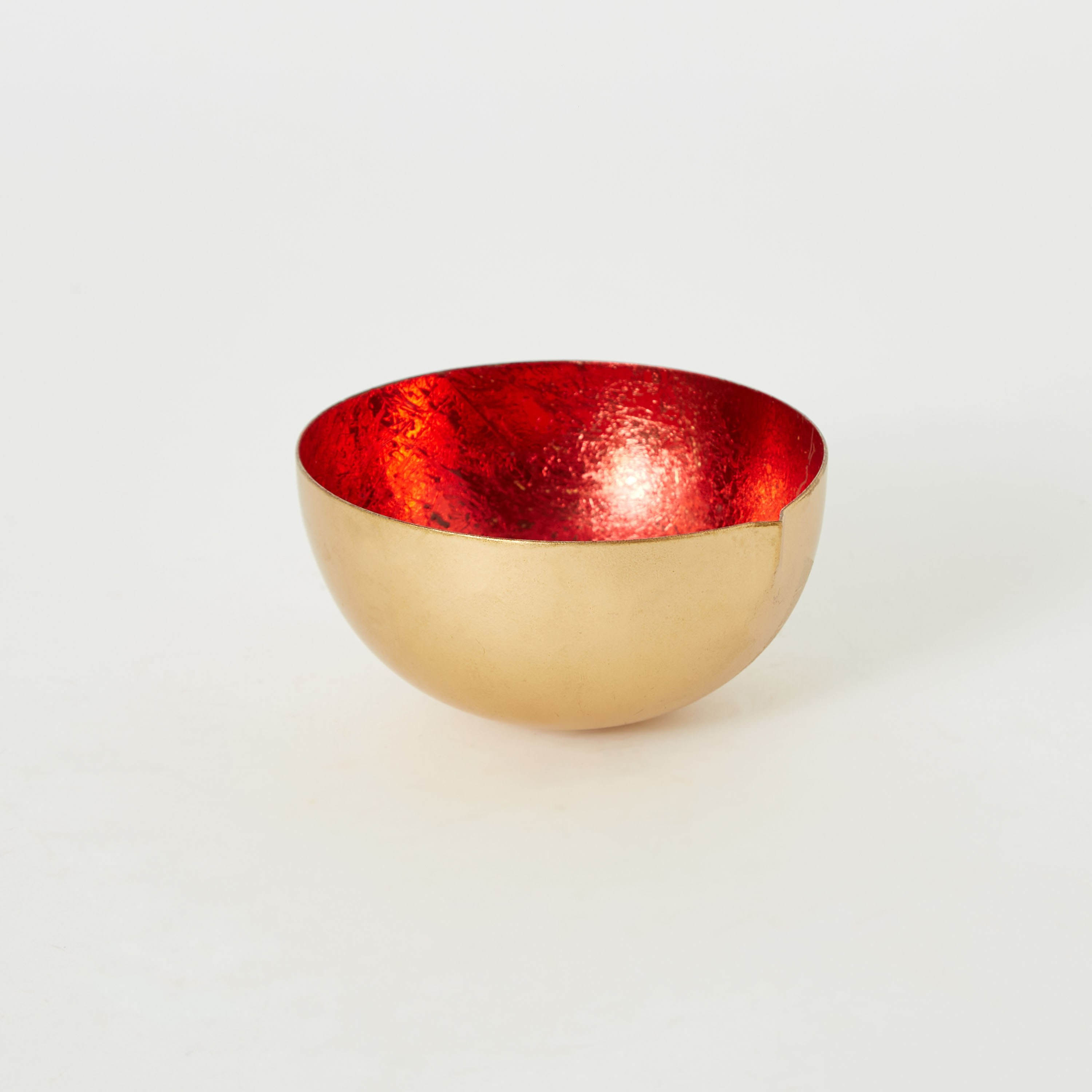 Zoha 1 Tip Metal Diya - 10x10x5 cm-hbxbedroom-homefragrance-candleholders-image-7