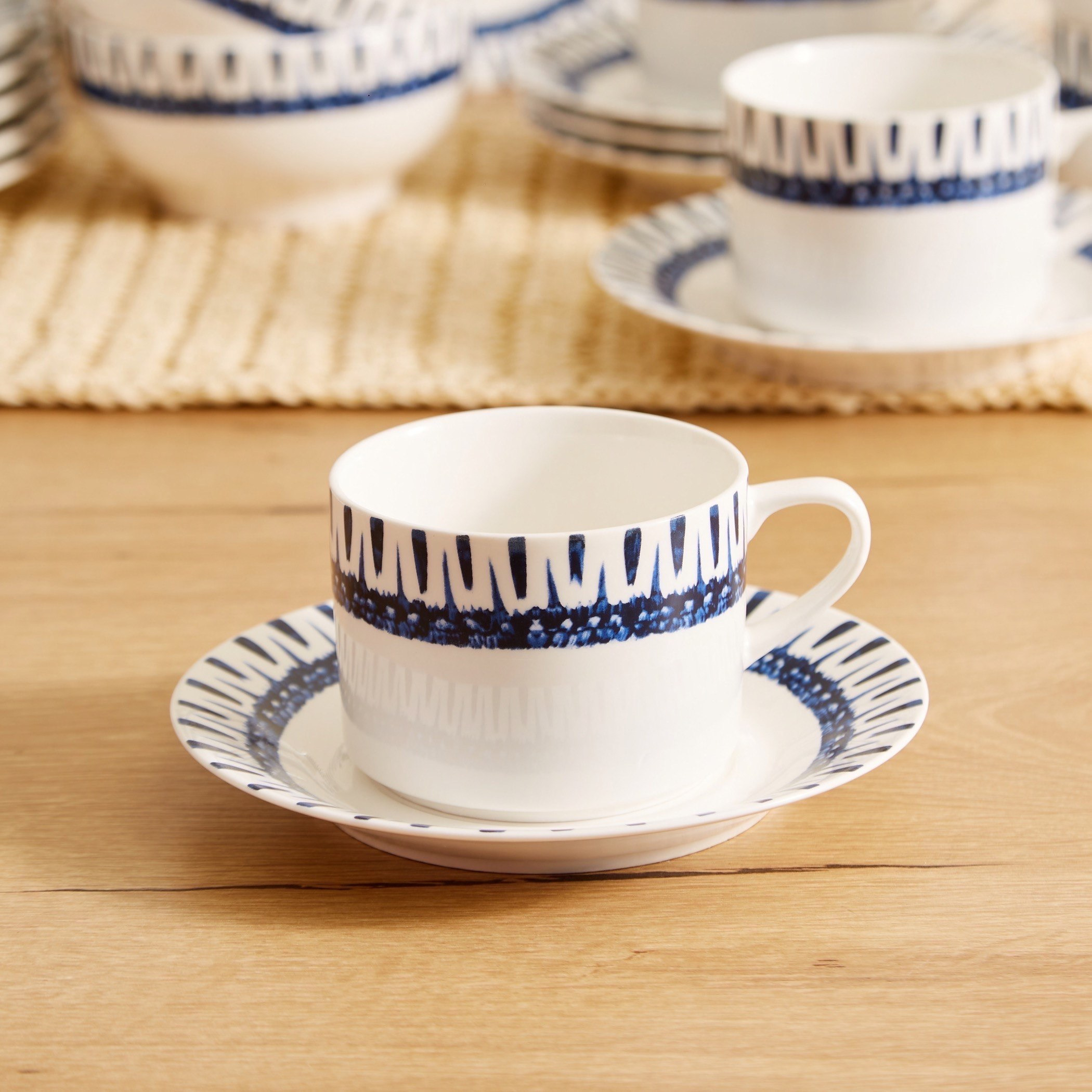 طقم عشاء 30 قطعة من براش إيكات - 6 أشخاص-hbxhomeware-hbxkitchen-image-2