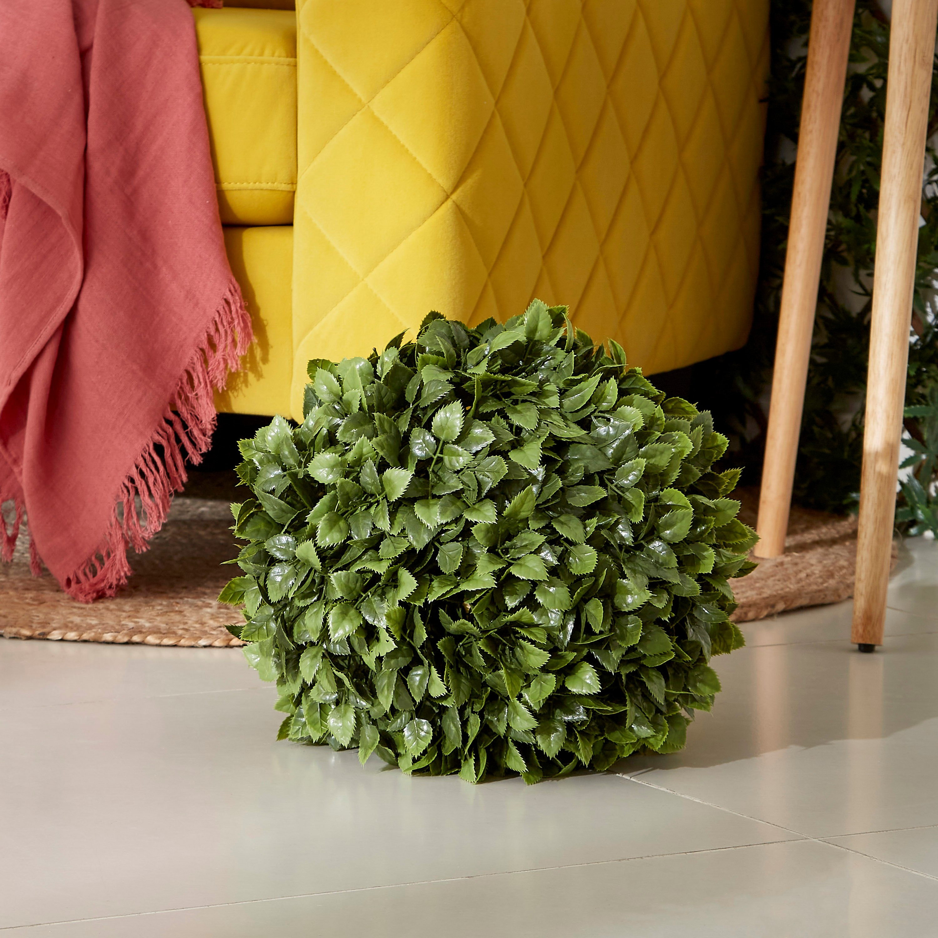 كرة ورود صناعيّة من ميدوو - 28 سم-hbxdecorandfurnishings-homeaccessories-artificialflowersandplants-image-1