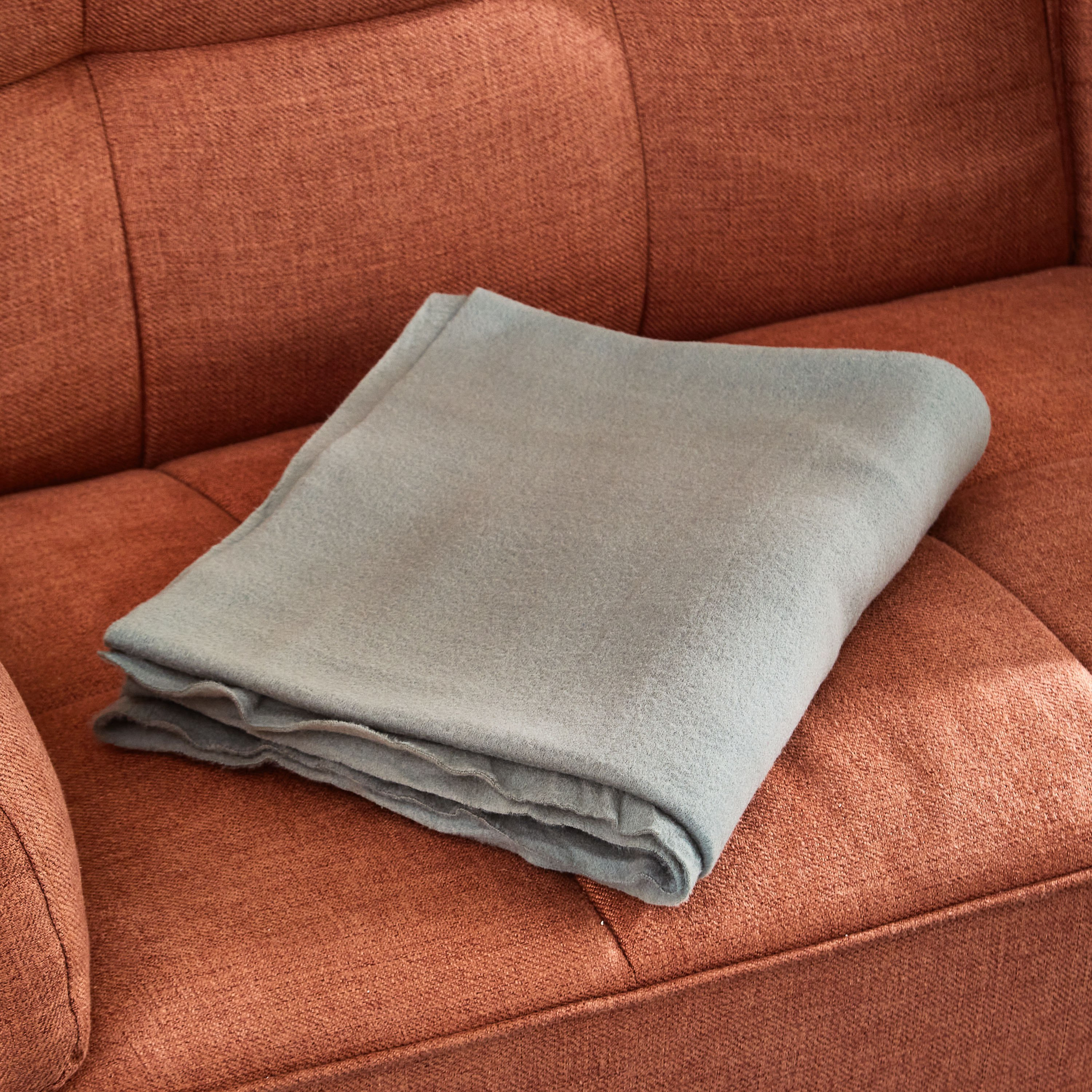 بطانية صوف خفيفة سادة من أتلانتا - 120x160 سم-hbxhomeware-hbxbedroom-image-3