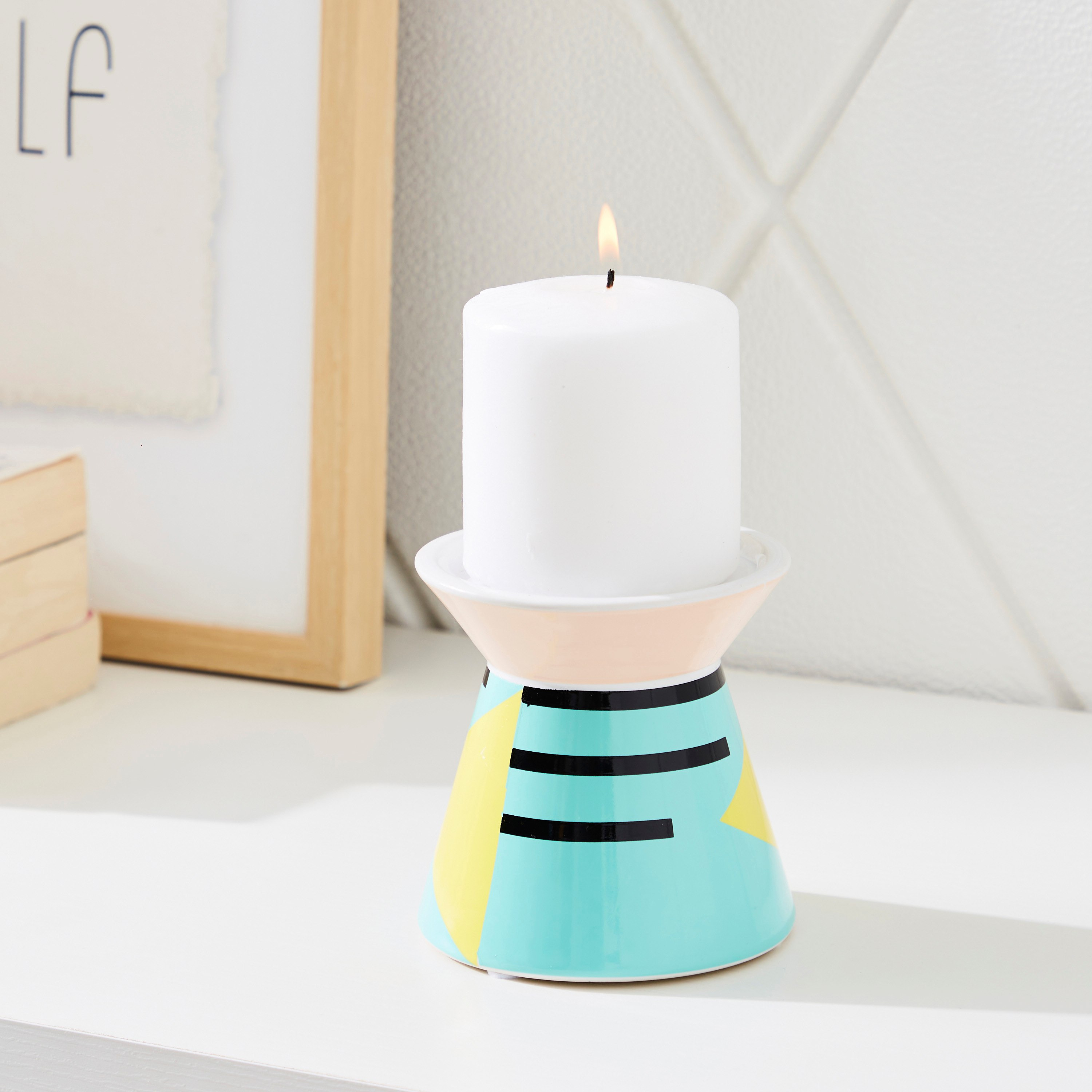 حامل شموع سيراميك مع حامل من فورتكس- 10x10x12 سم-hbxlivingroom-decorandaccessories-candleholders-image-1