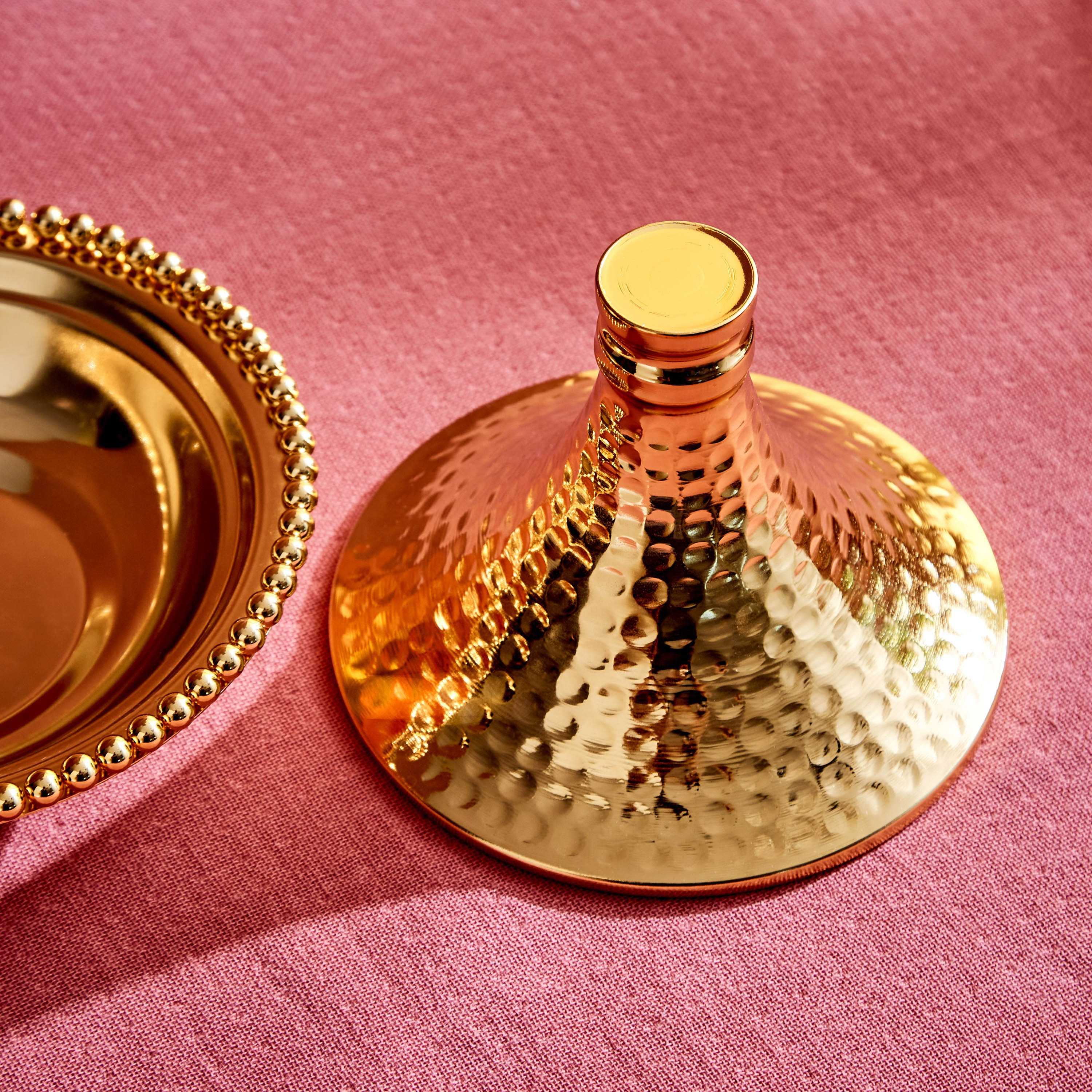 Trendy Gold Round Serving Bowl with Metal Cover-hbxdecorandfurnishings-tabletop-serveware-image-4