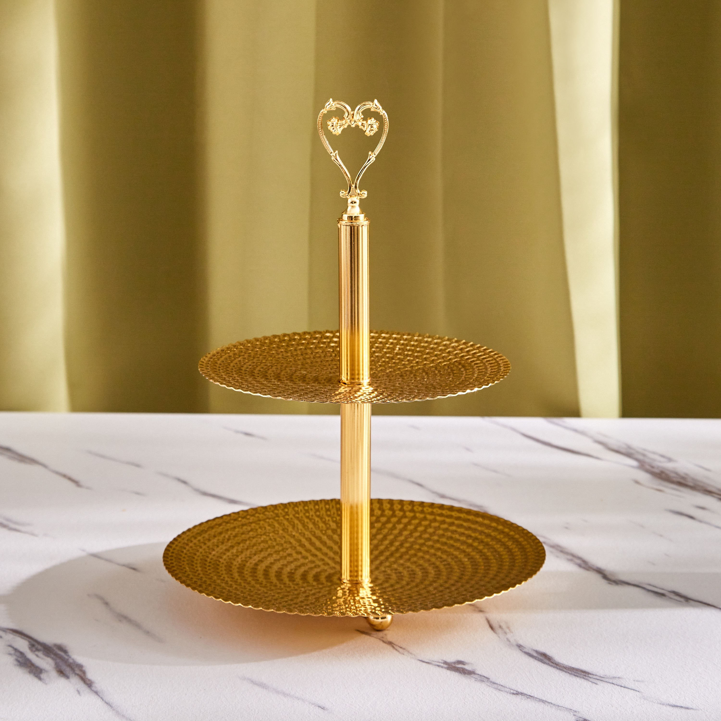 صحن تقديم معدني ذهبي بمستويين من تريندي-hbxdecorandfurnishings-tabletop-serveware-image-2