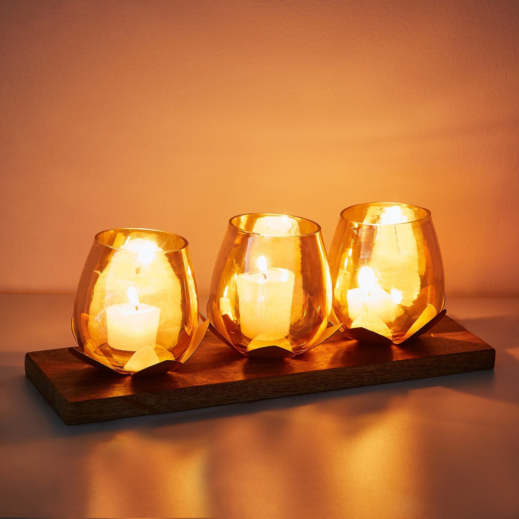 حامل شموع فوتيف صغيرة 3 قطع بقاعدة خشبية من سمرقند- 11x6x6 سم-hbxlivingroom-decorandaccessories-candleholders-image-2