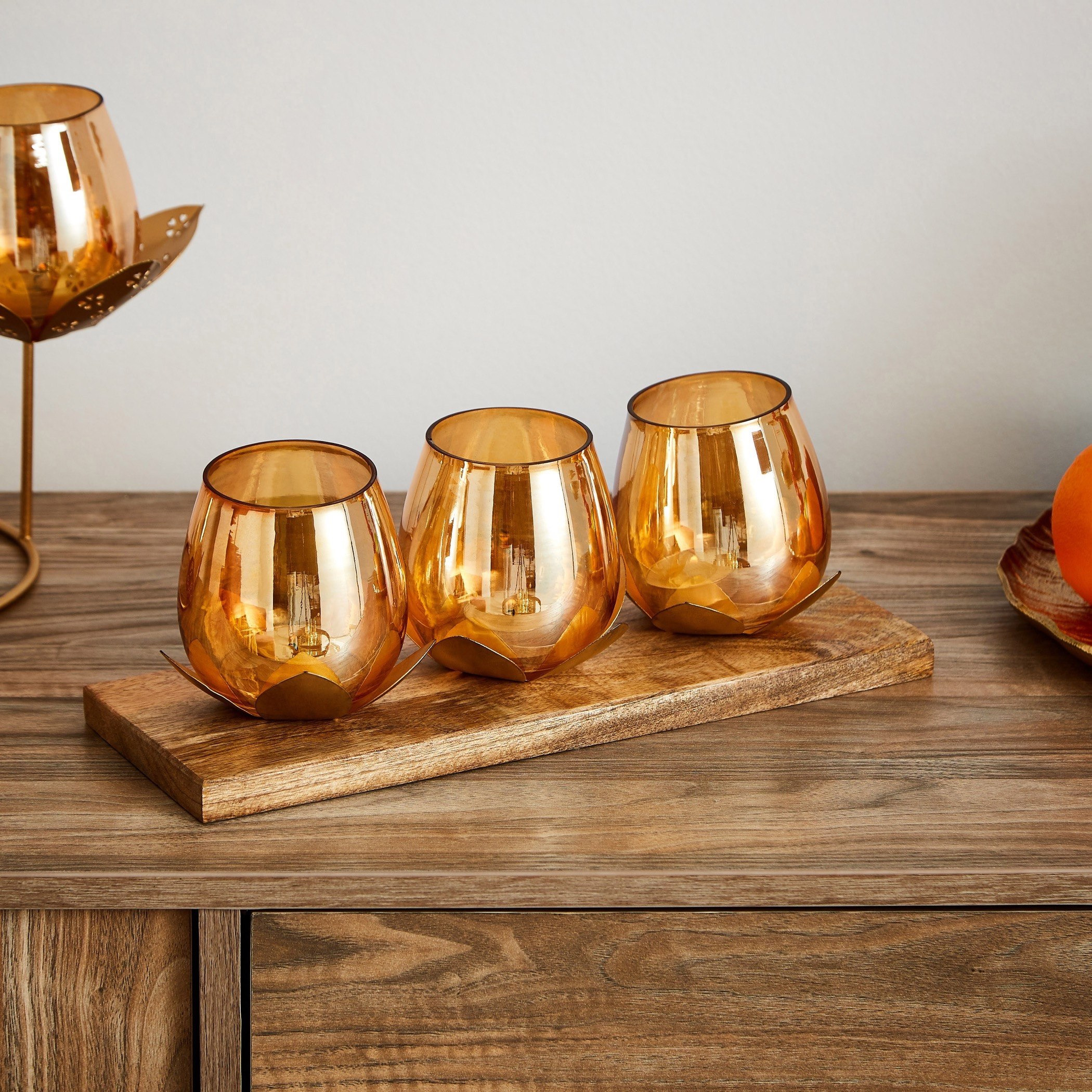 حامل شموع فوتيف صغيرة 3 قطع بقاعدة خشبية من سمرقند- 11x6x6 سم-hbxlivingroom-decorandaccessories-candleholders-image-1