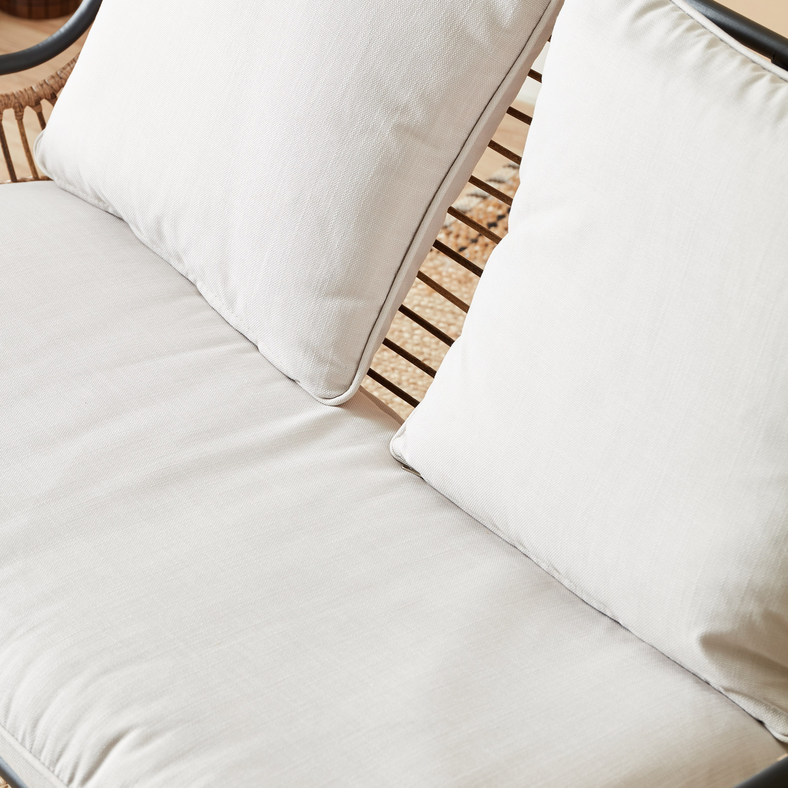 طقم كنبة موسّدة 4 مقاعد للجلسات الخارجية مع طاولة قهوة من لافيرتون-hbxfurniture-sofasandarmchairs-sofasets-image-6