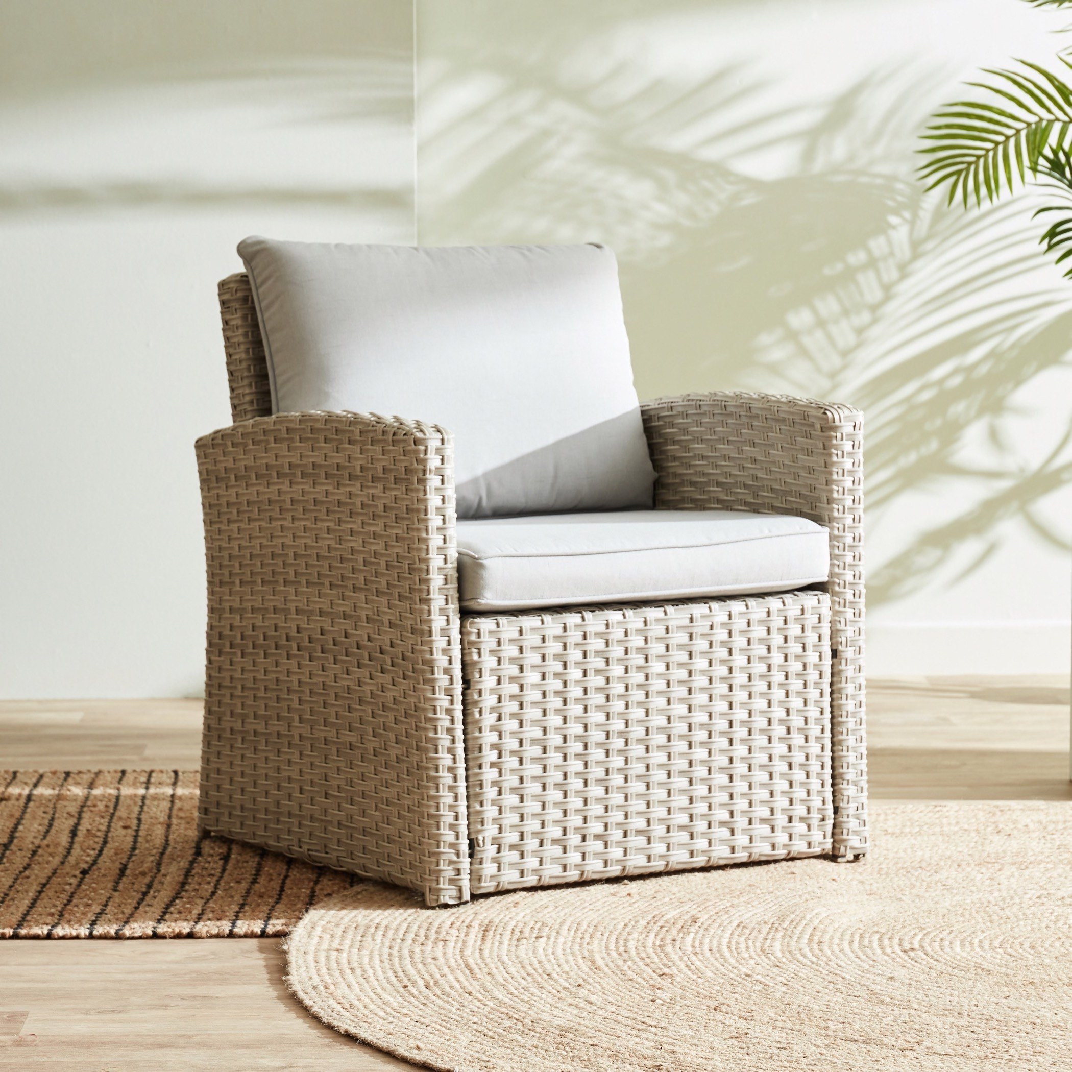 طقم كنبة موسّدة 3+1+1 مقاعد للجلسات الخارجية مع طاولة قهوة من أرلي-hbxfurniture-sofasandarmchairs-sofasets-image-3