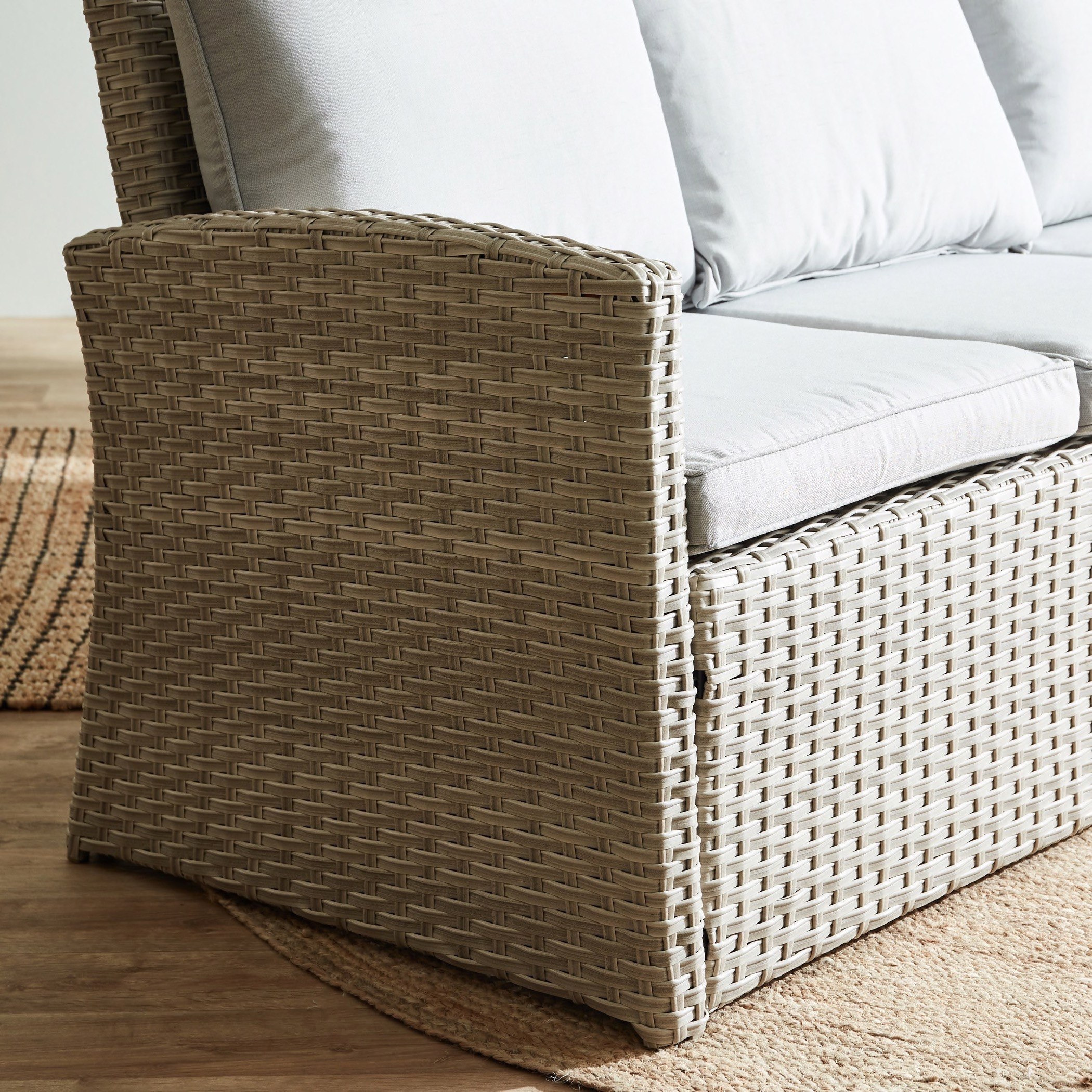 طقم كنبة موسّدة 3+1+1 مقاعد للجلسات الخارجية مع طاولة قهوة من أرلي-hbxfurniture-sofasandarmchairs-sofasets-image-7