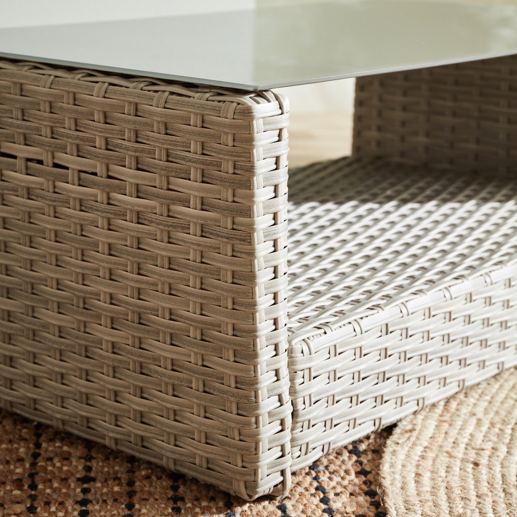 طقم كنبة موسّدة 3+1+1 مقاعد للجلسات الخارجية مع طاولة قهوة من أرلي-hbxfurniture-sofasandarmchairs-sofasets-image-9