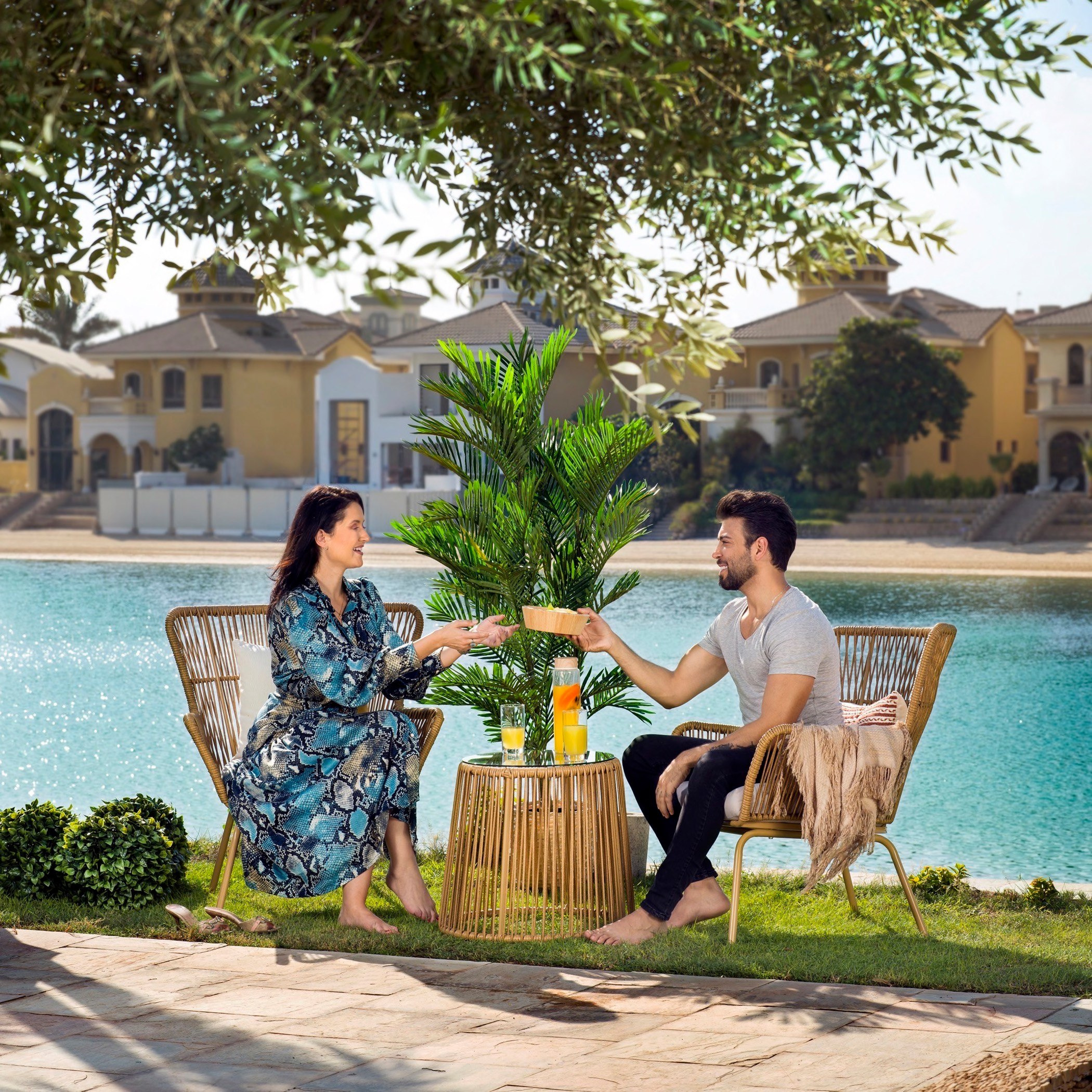 طقم للجلسات الخارجية 1+2 مع وسائد من كاتينا-hbxfurniture-sofasandarmchairs-sofasets-image-2