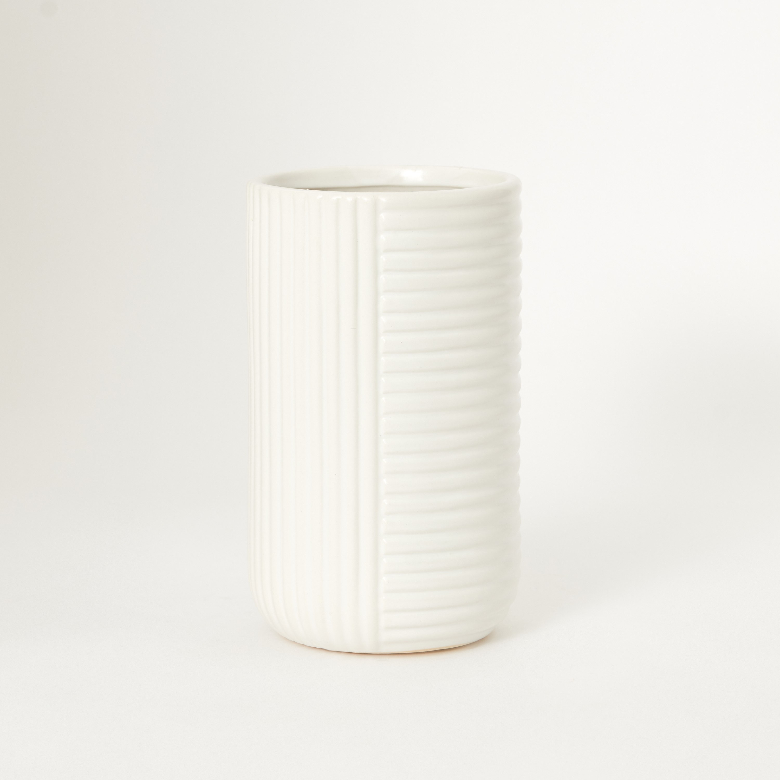 مزهرية سيراميك مضلعة من تيريون - 12x12x20 سم-hbxbedroom-decorandaccessories-vases-image-5