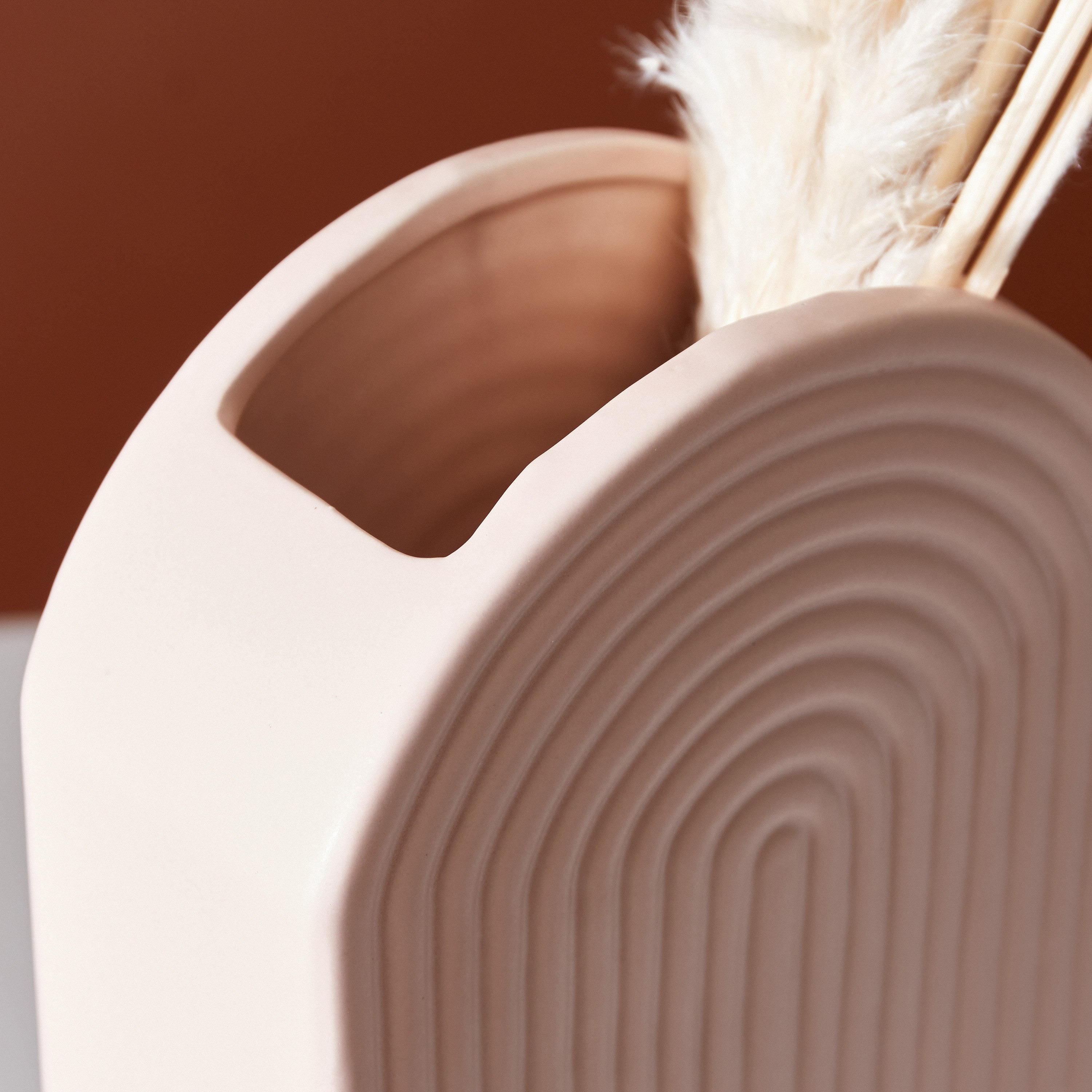 Tyrion Ceramic Ribbed Circle Vase - 18x9x20 cm-hbxbedroom-decorandaccessories-vases-image-3