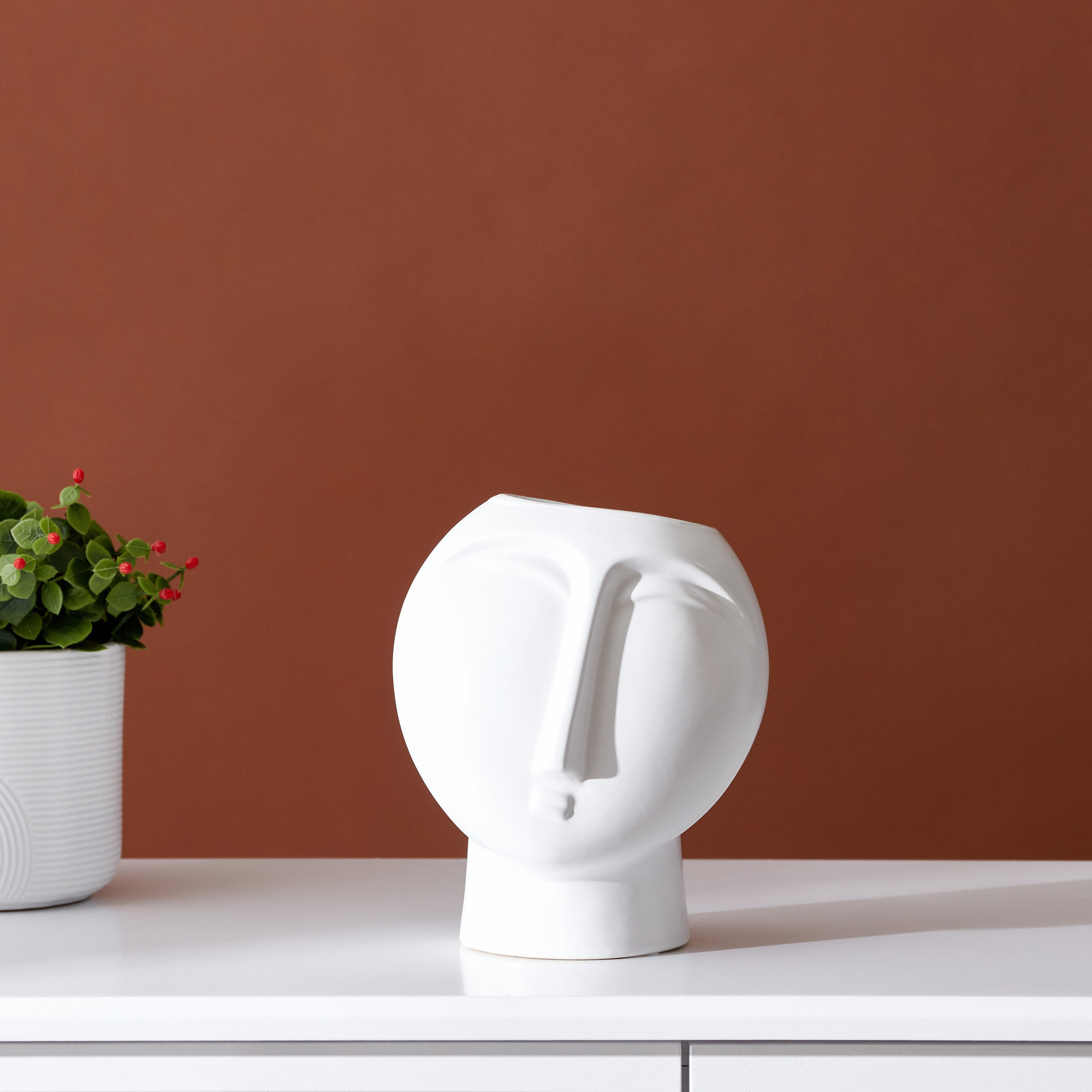 Tyrion Calm Face Textured Ceramic Vase - 22x12x18 cm-hbxbedroom-decorandaccessories-vases-image-1
