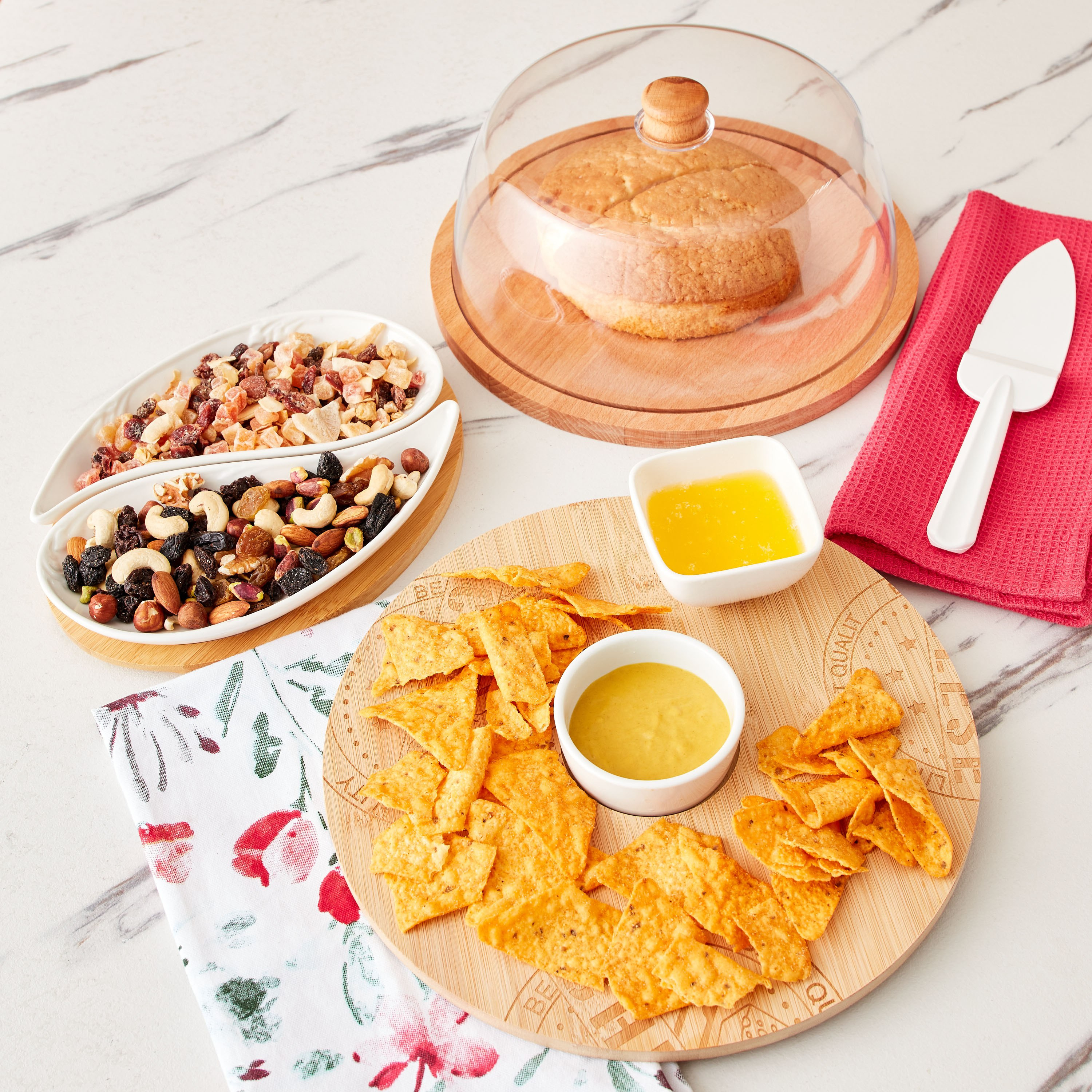 حامل كيك خشبي مستدير بغطاء وملعقة تقديم للكيك من فيست - 29 سم-hbxdecorandfurnishings-tabletop-serveware-image-5