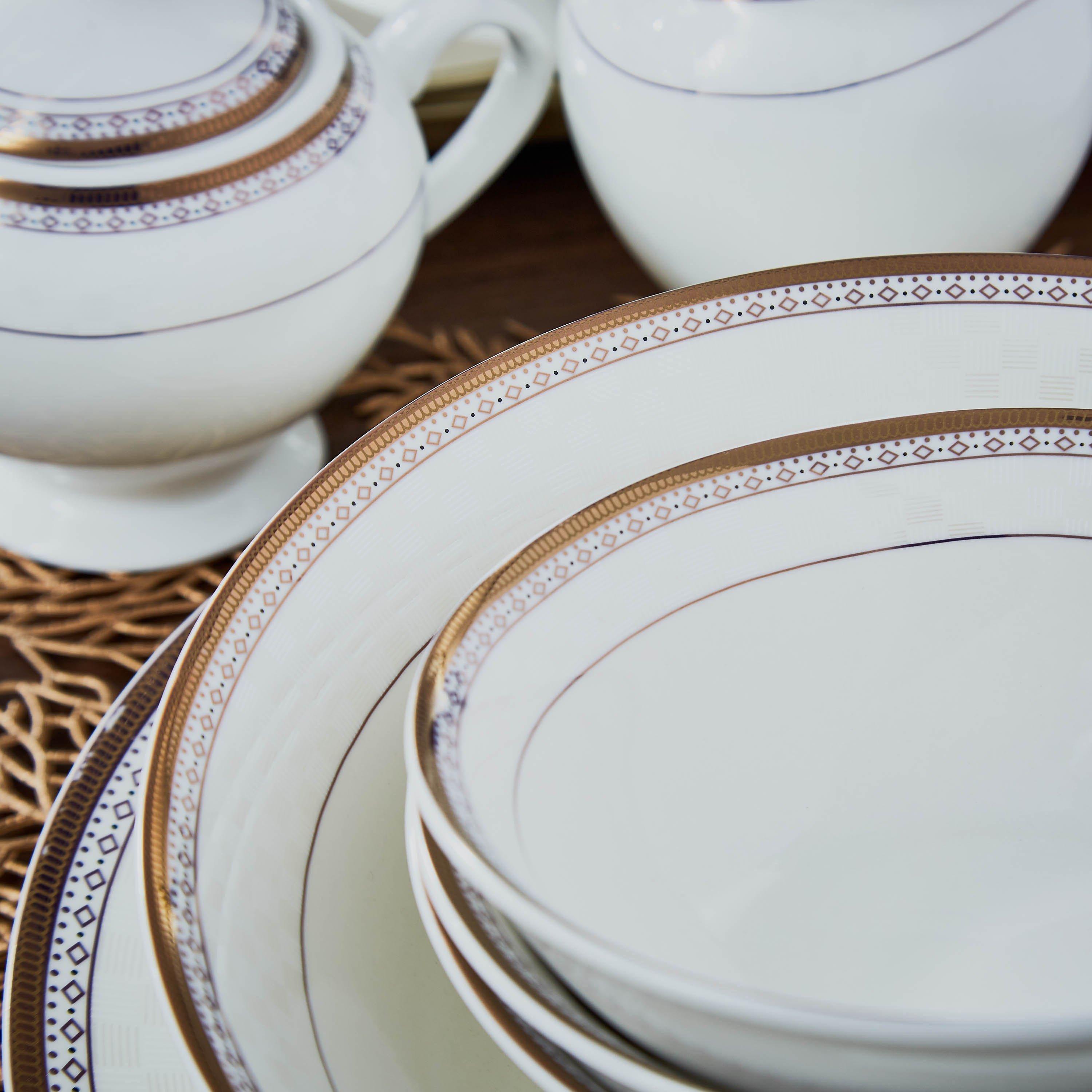 طقم عشاء 47 قطعة من الخزف الصيني بولكا من فيست - 8 أشخاص-hbxhomeware-hbxkitchen-image-10